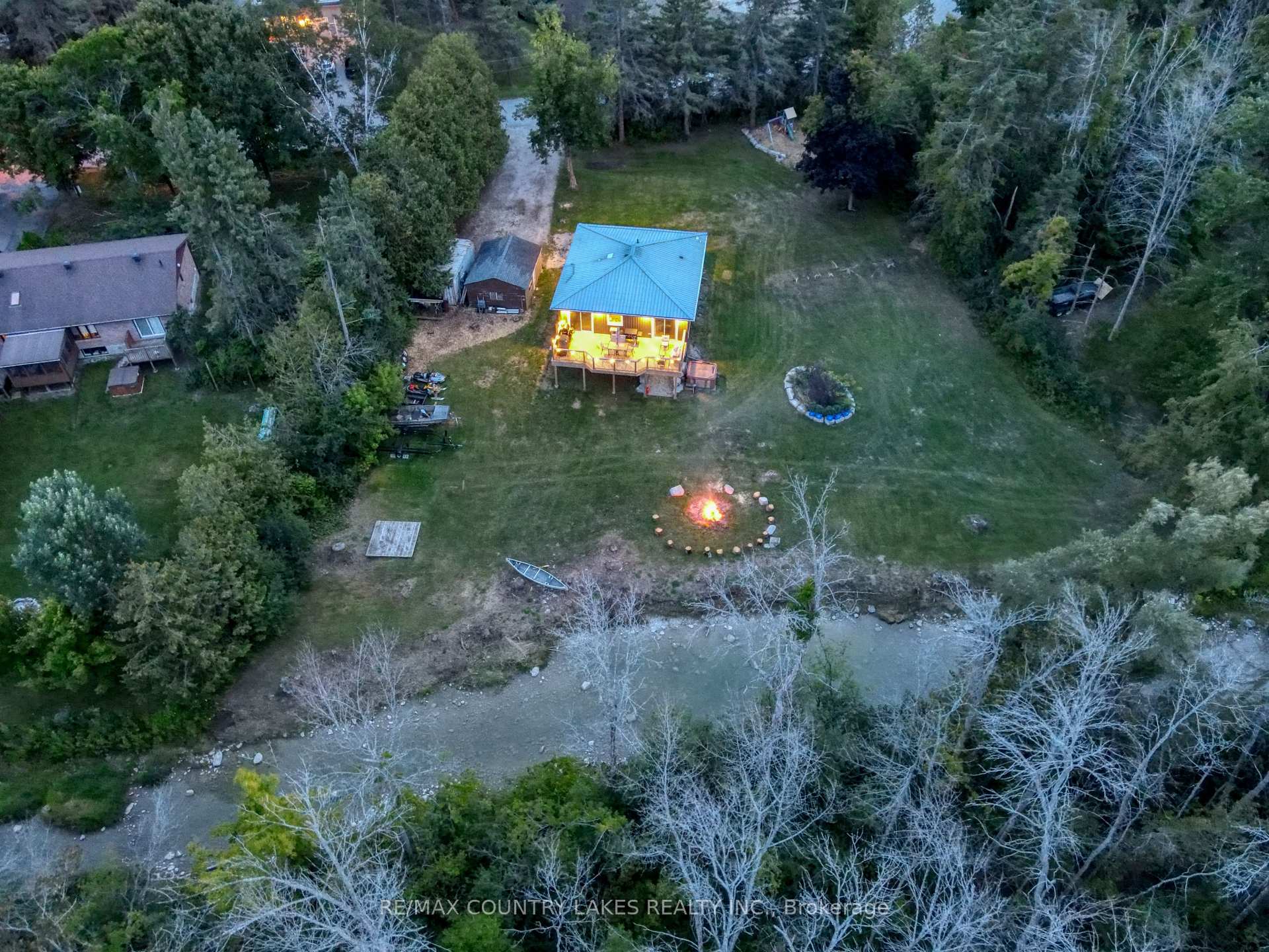 Photo 4 of 15 Patricia Crescent, Brock, Beaverton — HOMEH