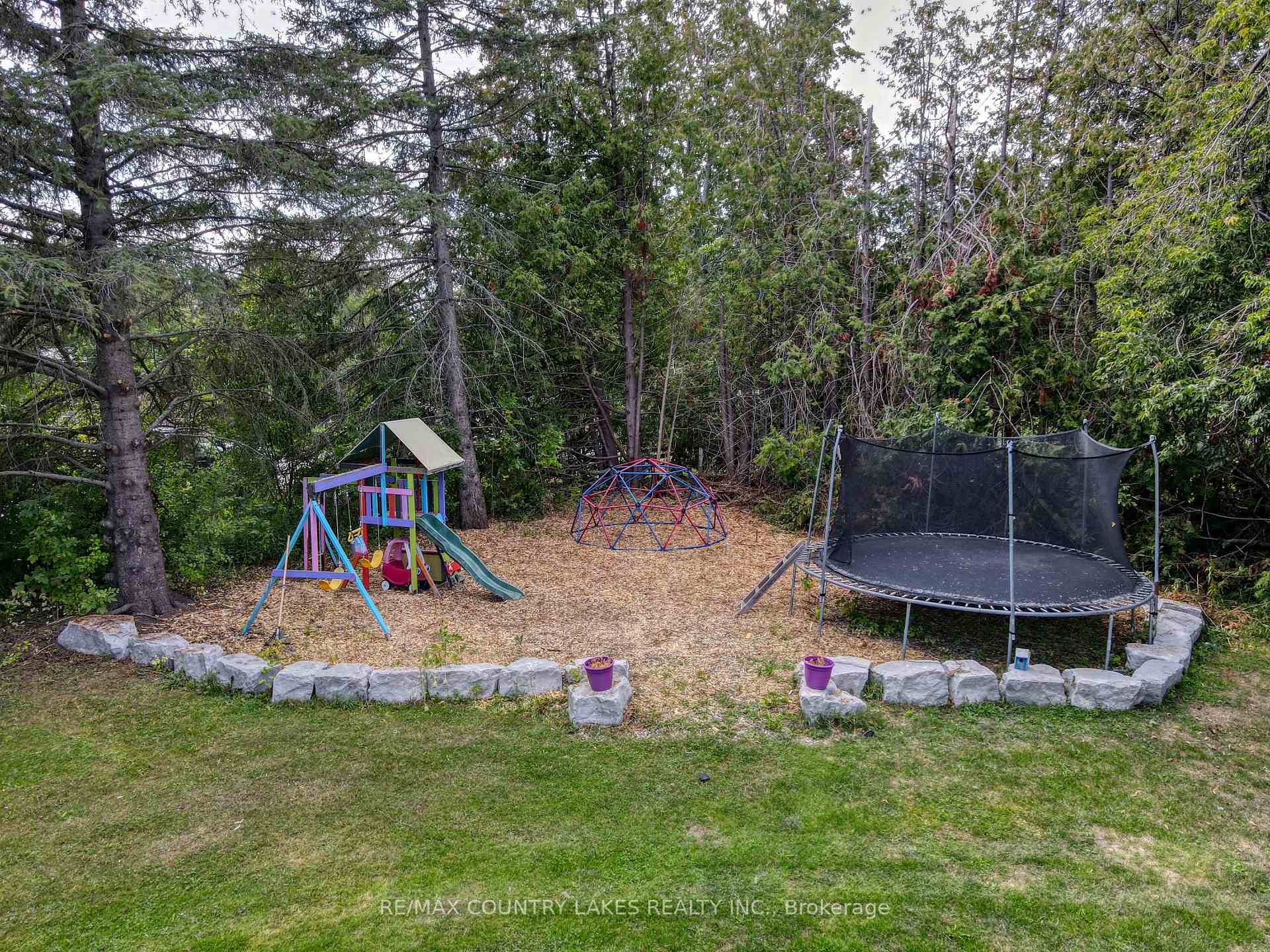 Photo 28 of 15 Patricia Crescent, Brock, Beaverton — HOMEH