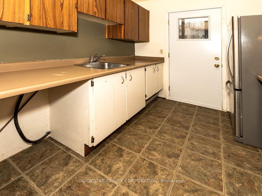 Photo 10 of 122 Renova Private, Ottawa, Riverview Park — HOMEH