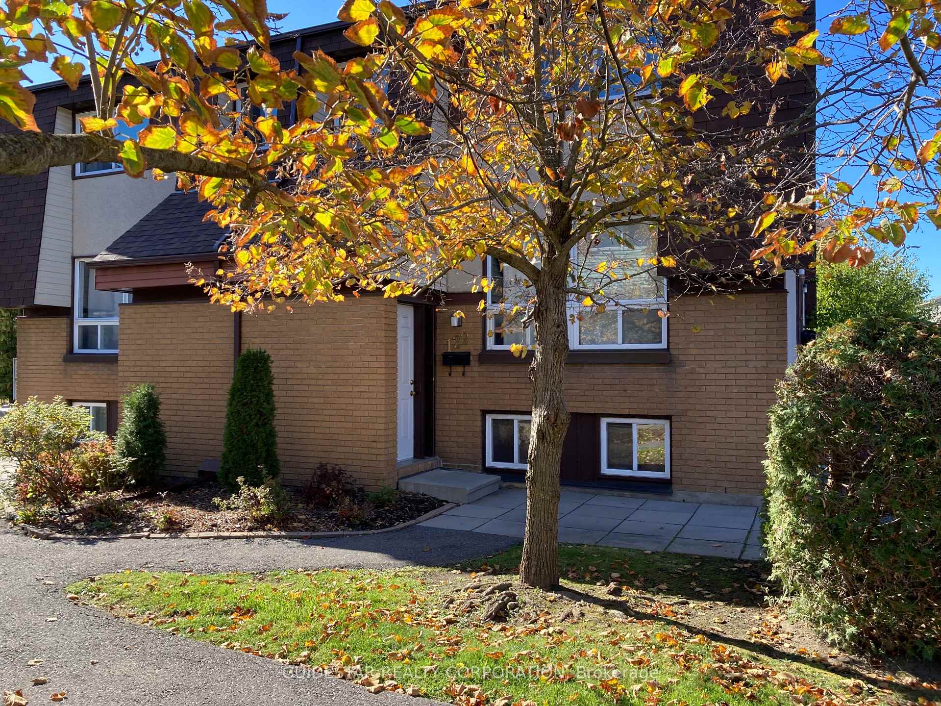 Photo 24 of 122 Renova Private, Ottawa, Riverview Park — HOMEH