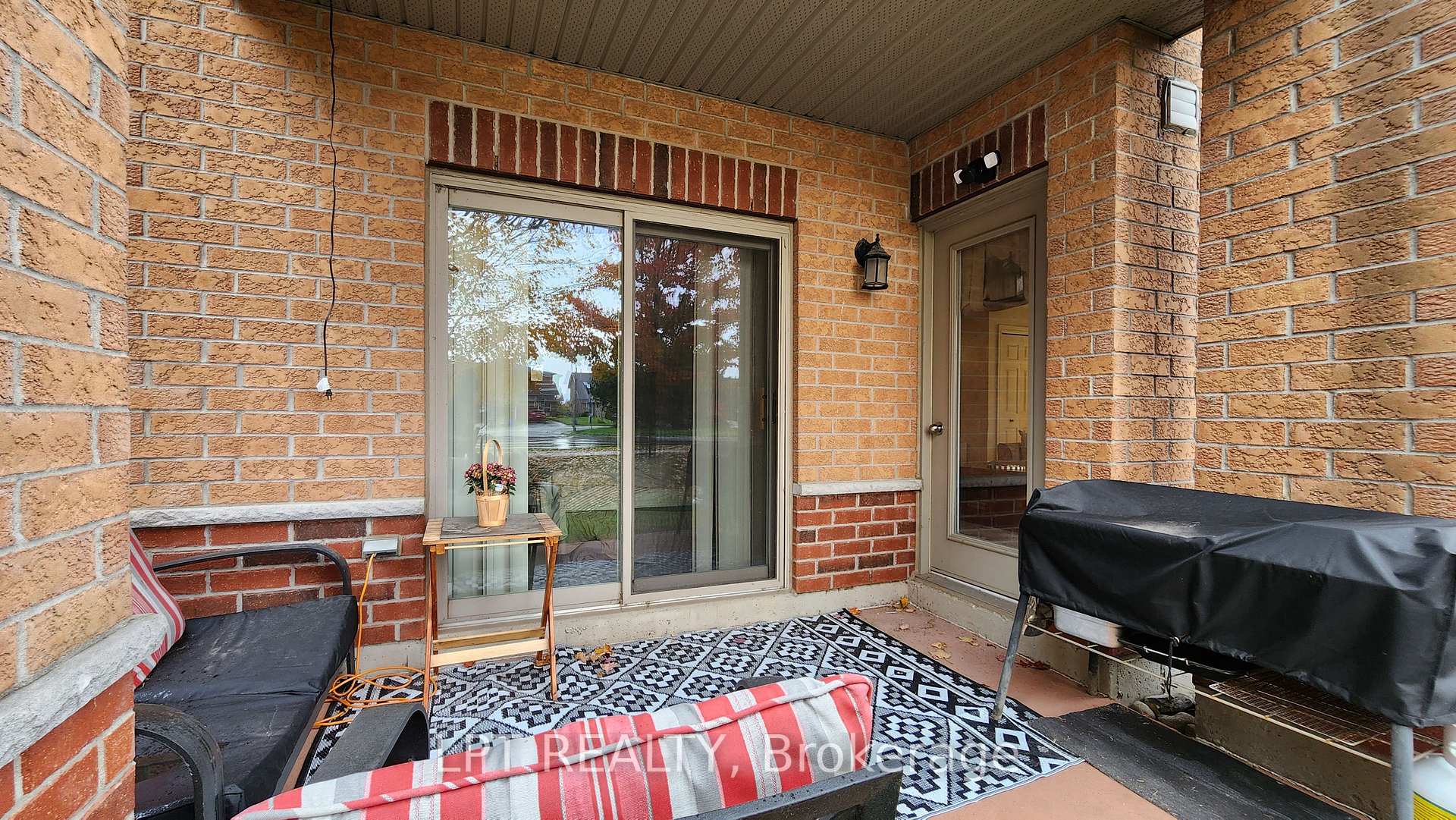 Photo 4 of Unit 110, 500 Mapleview Drive W, Barrie, Holly — HOMEH