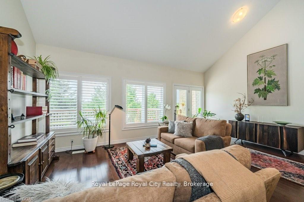 Photo 3 of Unit 28, 19 Simmonds Drive, Guelph, Victoria North — HOMEH