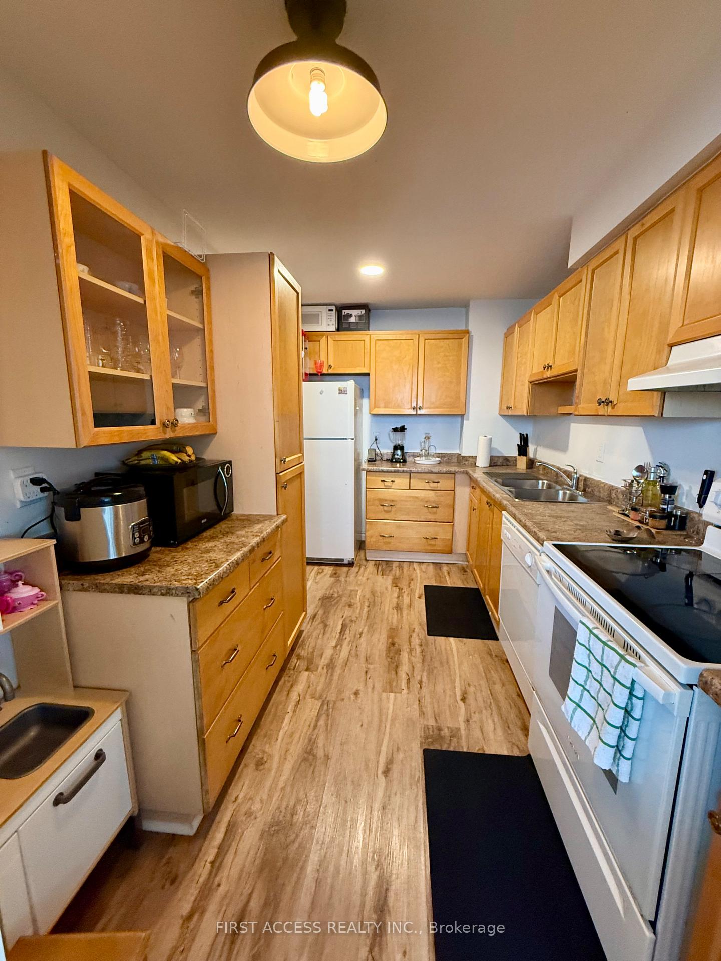 Photo 9 of Unit 1407, 375 King Street N, Waterloo, Lakeshore Village — HOMEH