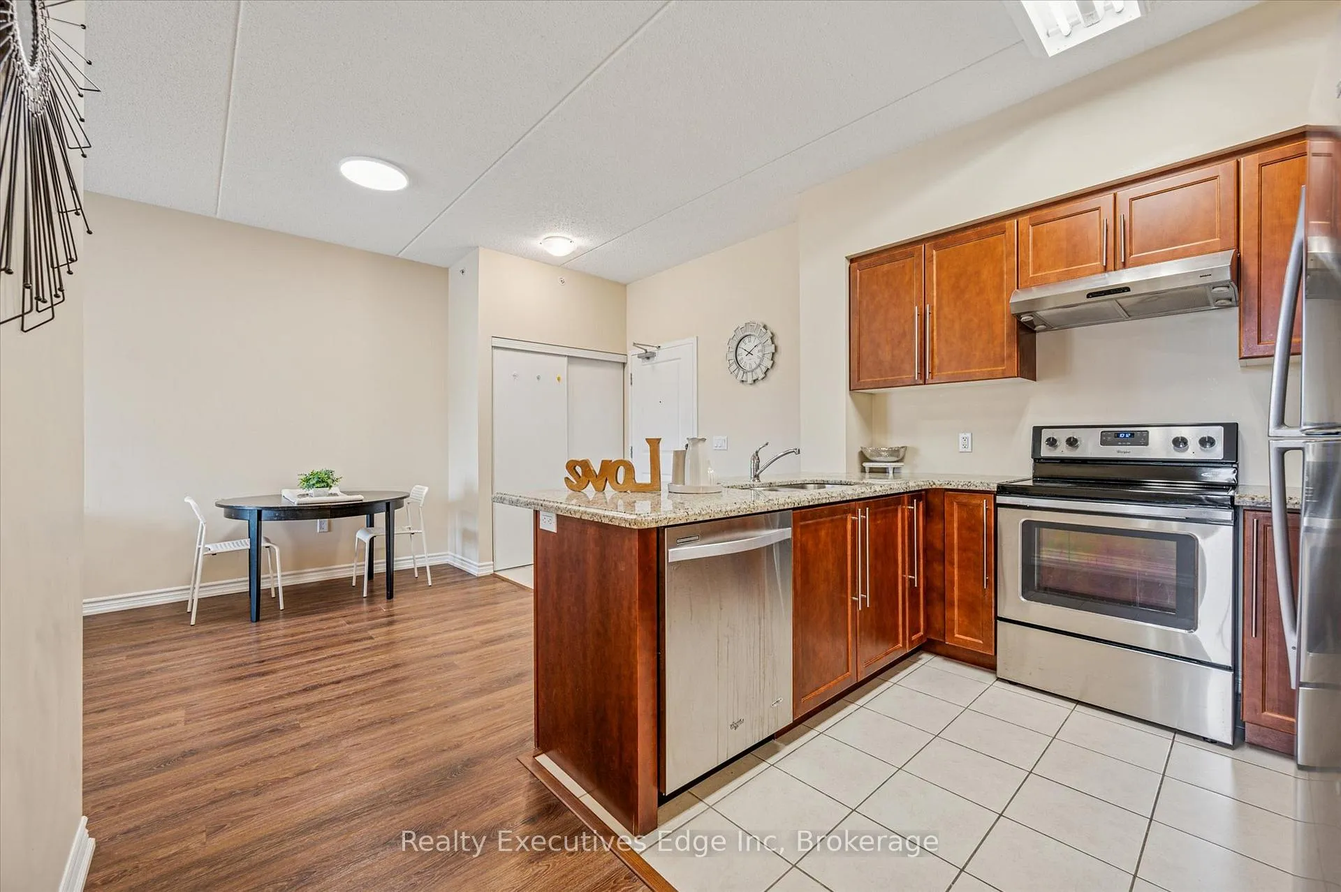 Photo 15 of Unit 323, 1077 Gordon Street, Guelph, Kortright West — HOMEH