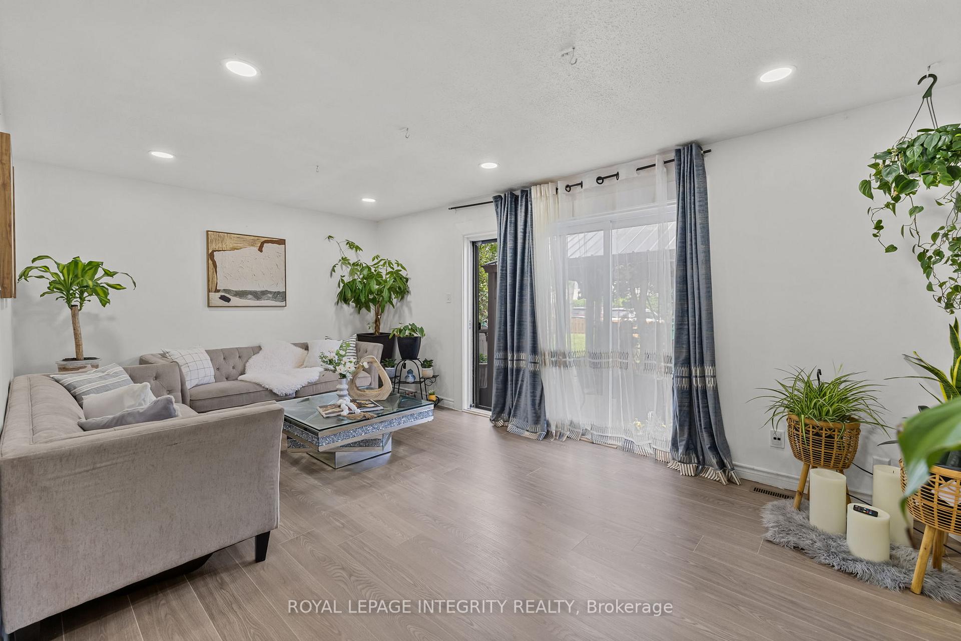 Photo 2 of 3485 Mccarthy Road, Ottawa, Hunt Club/Western Community — HOMEH