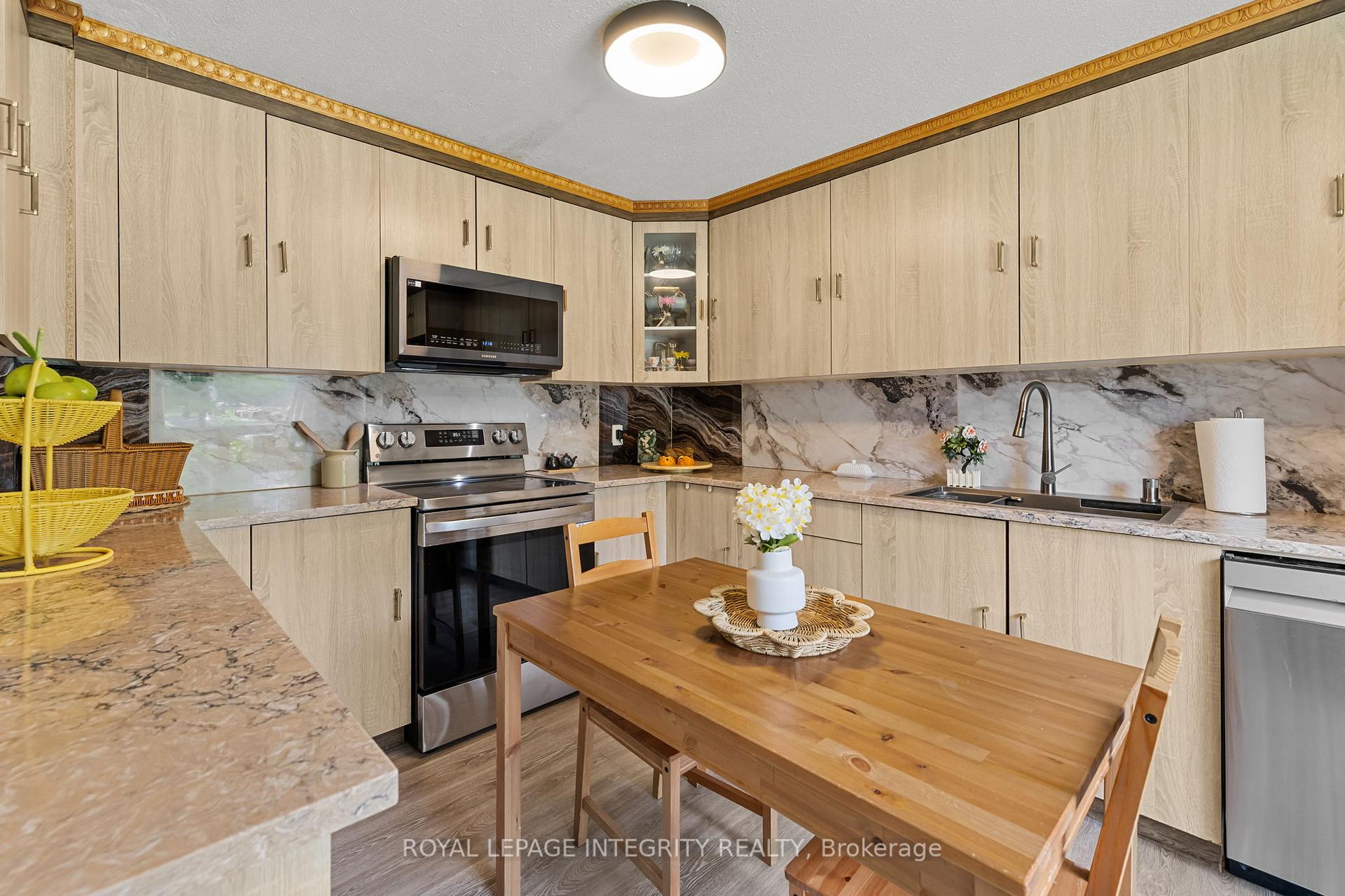 Photo 9 of 3485 Mccarthy Road, Ottawa, Hunt Club/Western Community — HOMEH