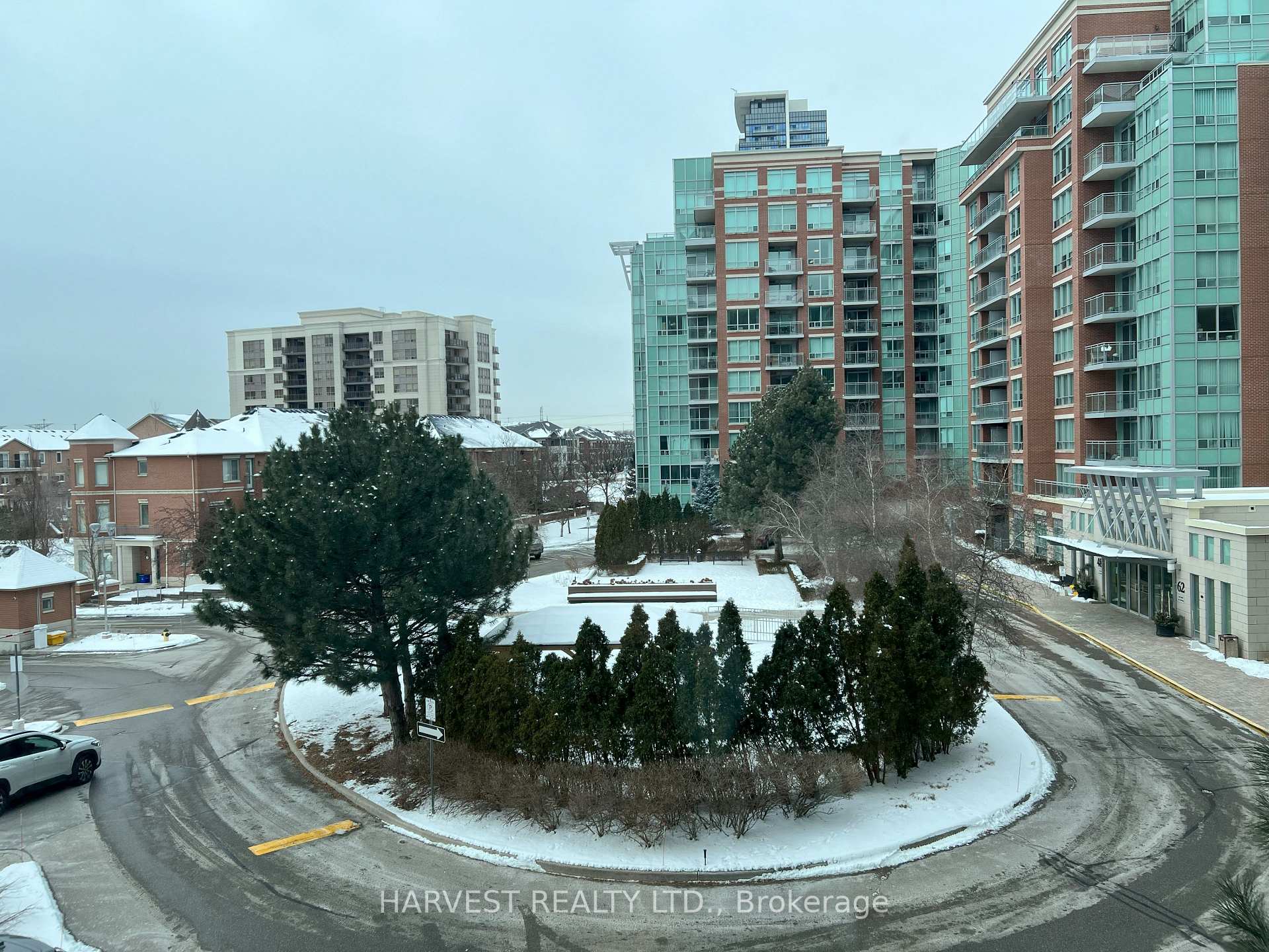 Photo 3 of Unit 322, 62 Suncrest Boulevard, Markham, Commerce Valley — HOMEH
