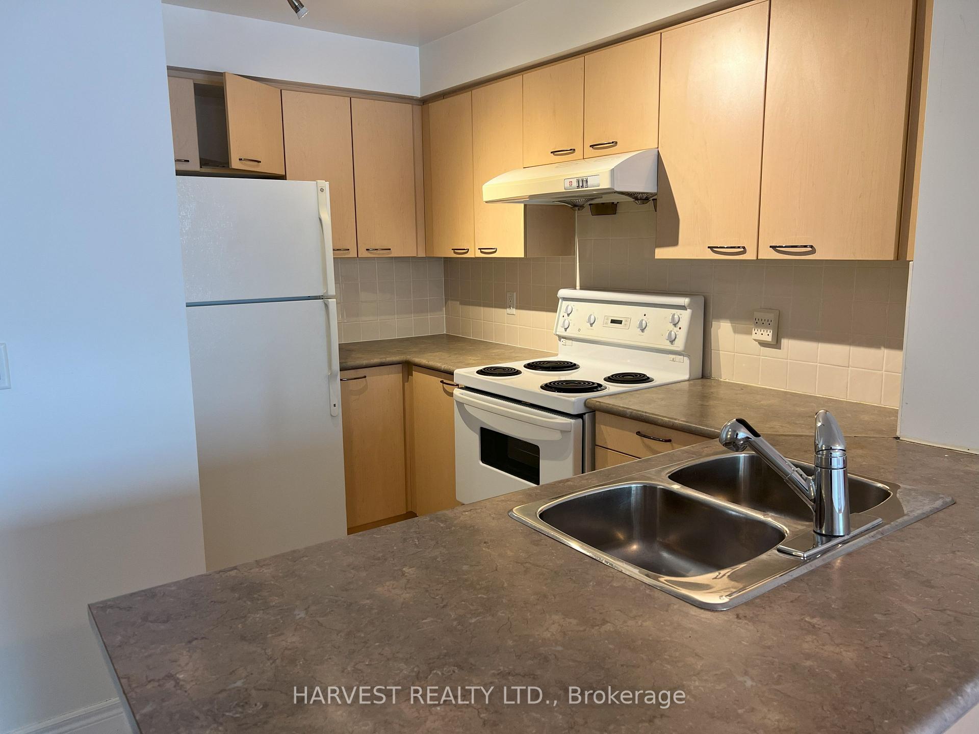 Photo 5 of Unit 322, 62 Suncrest Boulevard, Markham, Commerce Valley — HOMEH