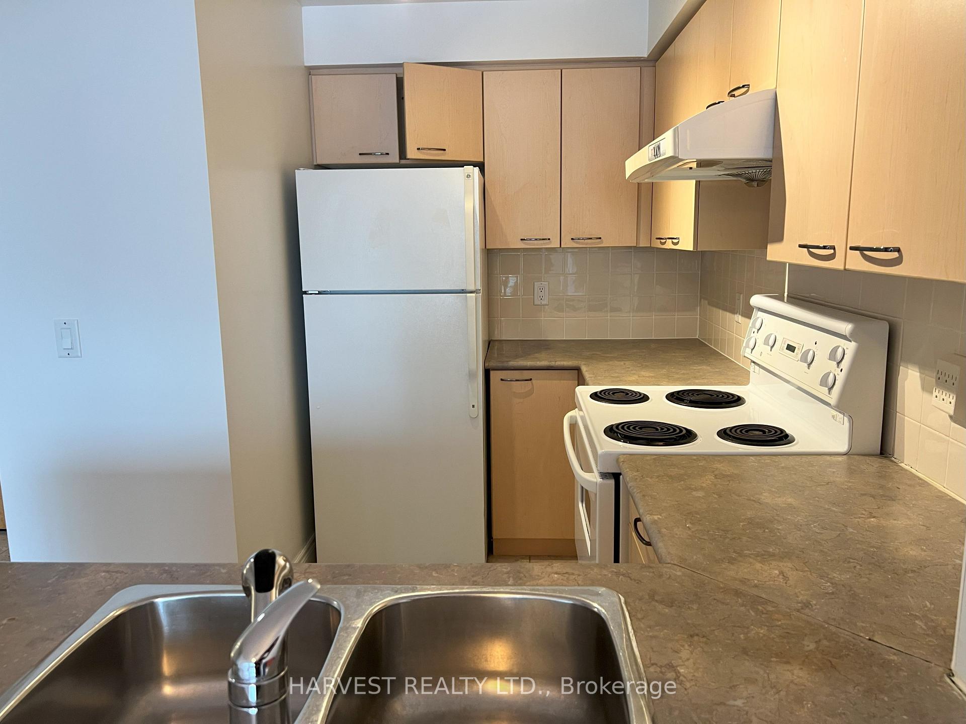 Photo 6 of Unit 322, 62 Suncrest Boulevard, Markham, Commerce Valley — HOMEH
