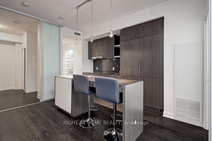 Photo 10 of Unit 6306, 88 Harbour Street, Toronto, Waterfront Communities — HOMEH