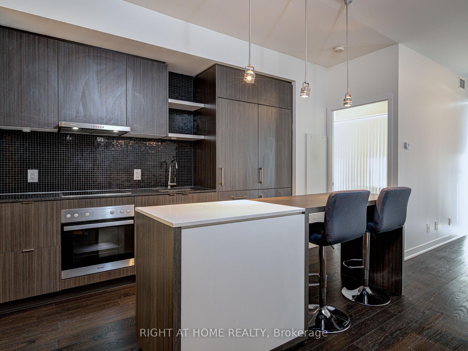 Photo 13 of Unit 6306, 88 Harbour Street, Toronto, Waterfront Communities — HOMEH