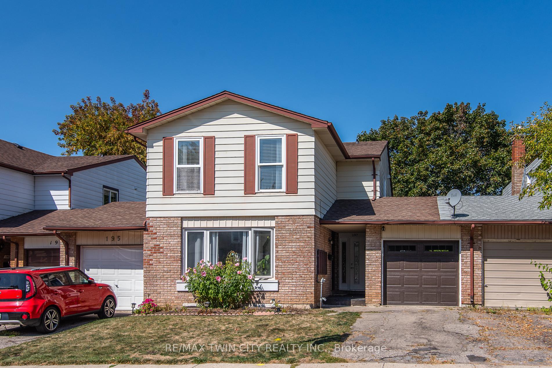 Photo 2 of 197 Silver Aspen Crescent, Kitchener — HOMEH