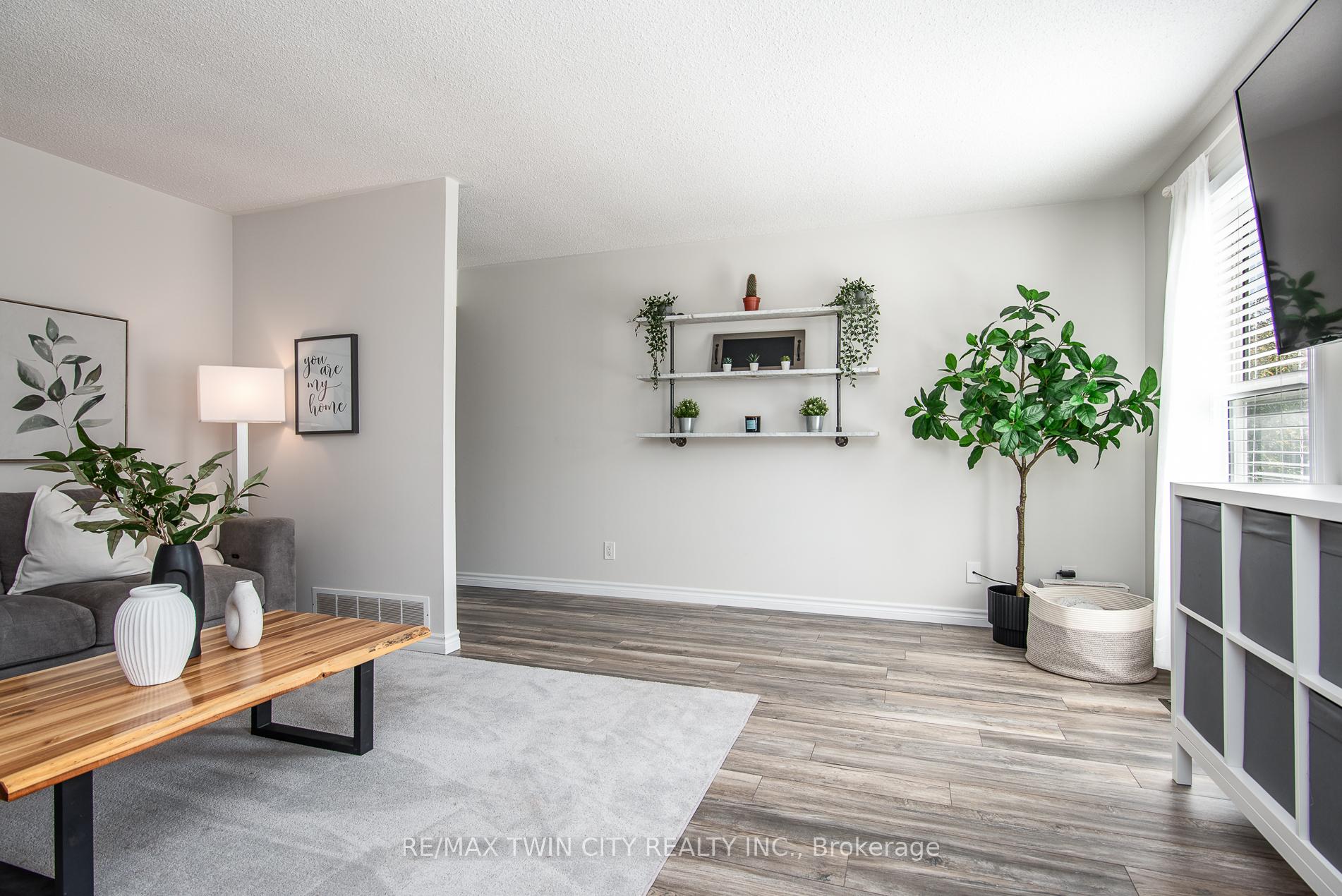 Photo 8 of 197 Silver Aspen Crescent, Kitchener — HOMEH