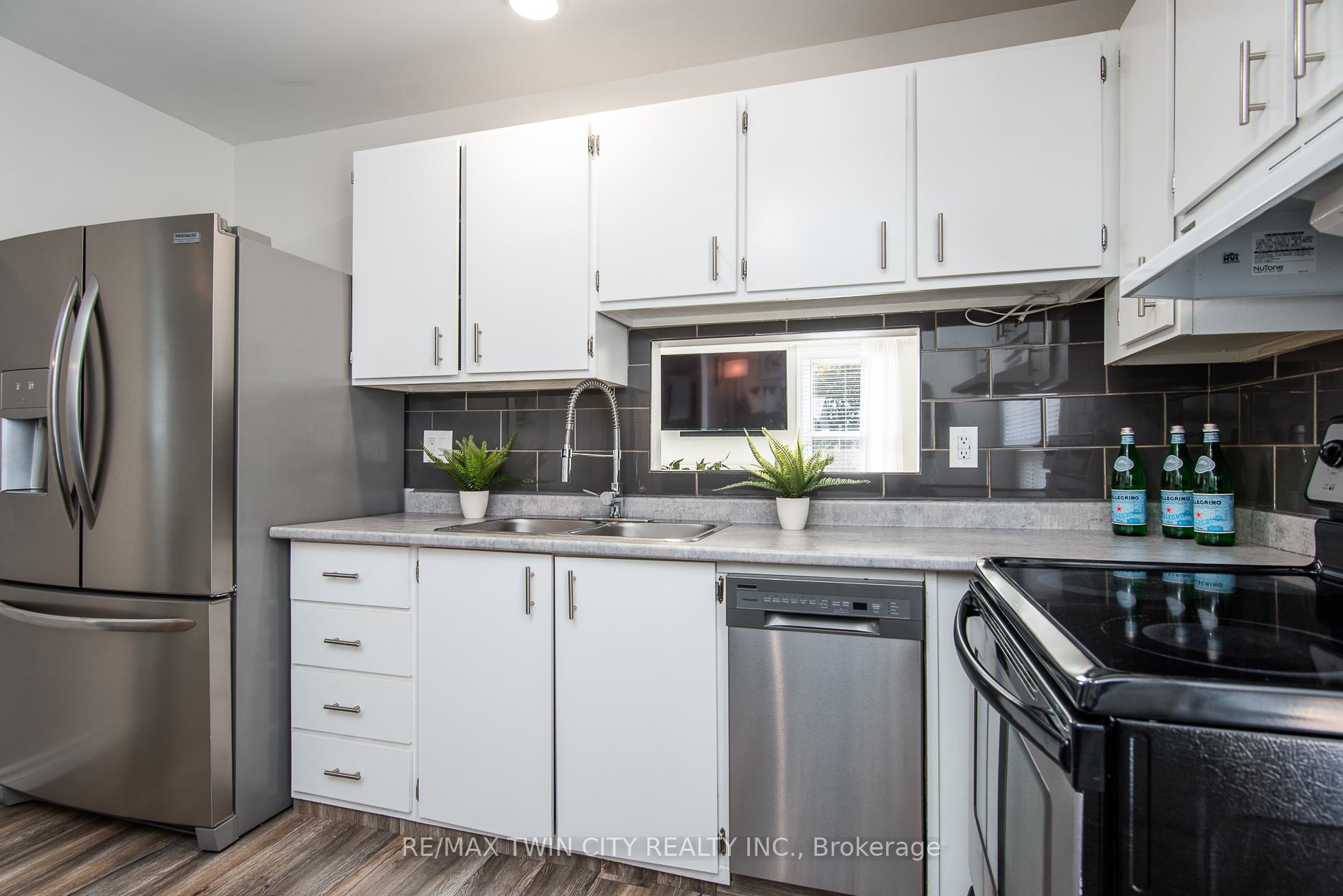Photo 14 of 197 Silver Aspen Crescent, Kitchener — HOMEH