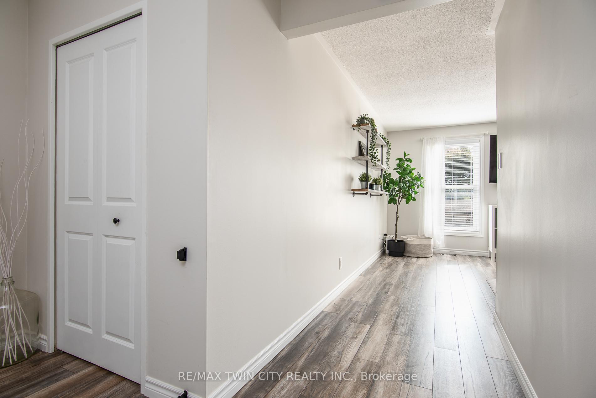 Photo 20 of 197 Silver Aspen Crescent, Kitchener — HOMEH