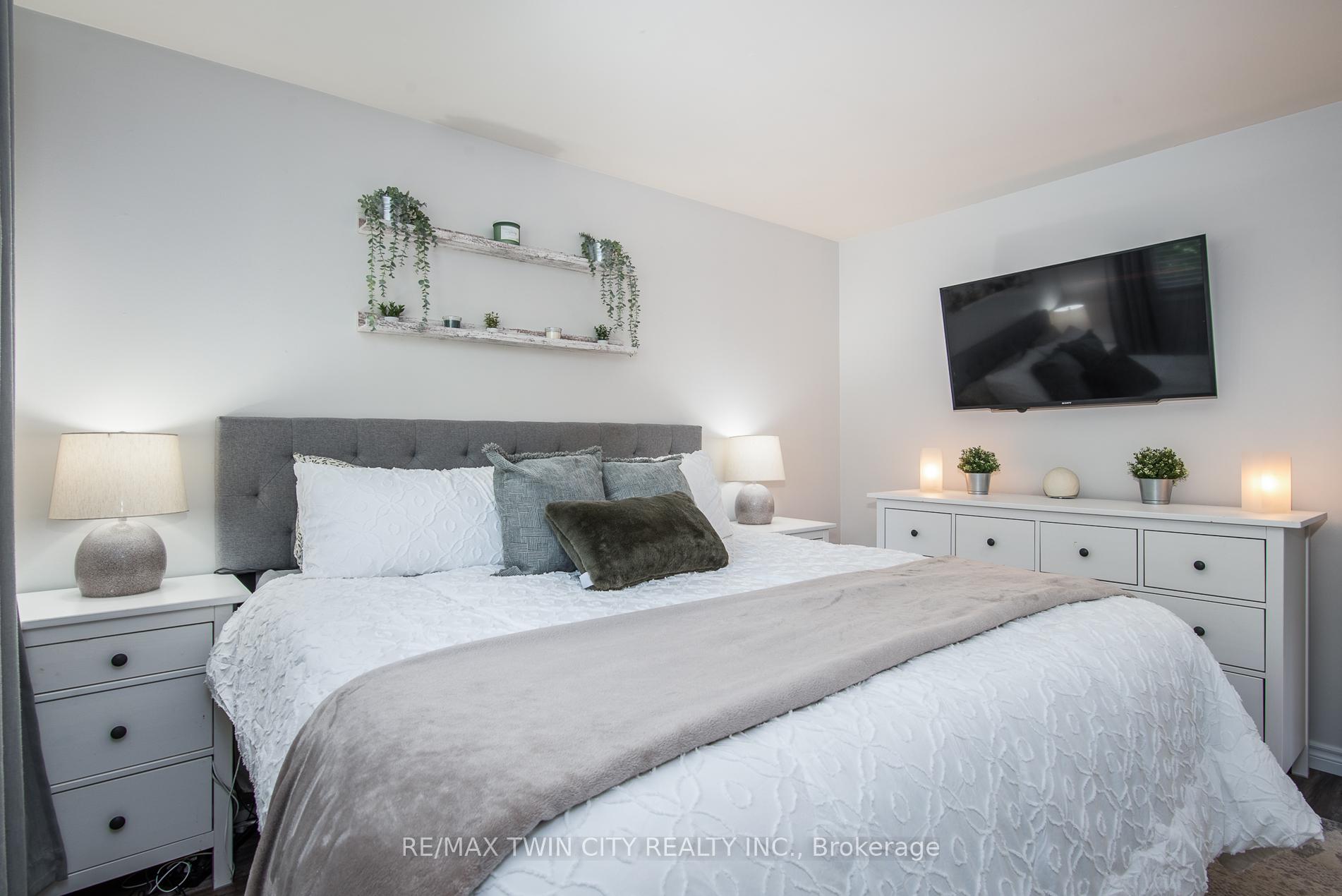 Photo 24 of 197 Silver Aspen Crescent, Kitchener — HOMEH