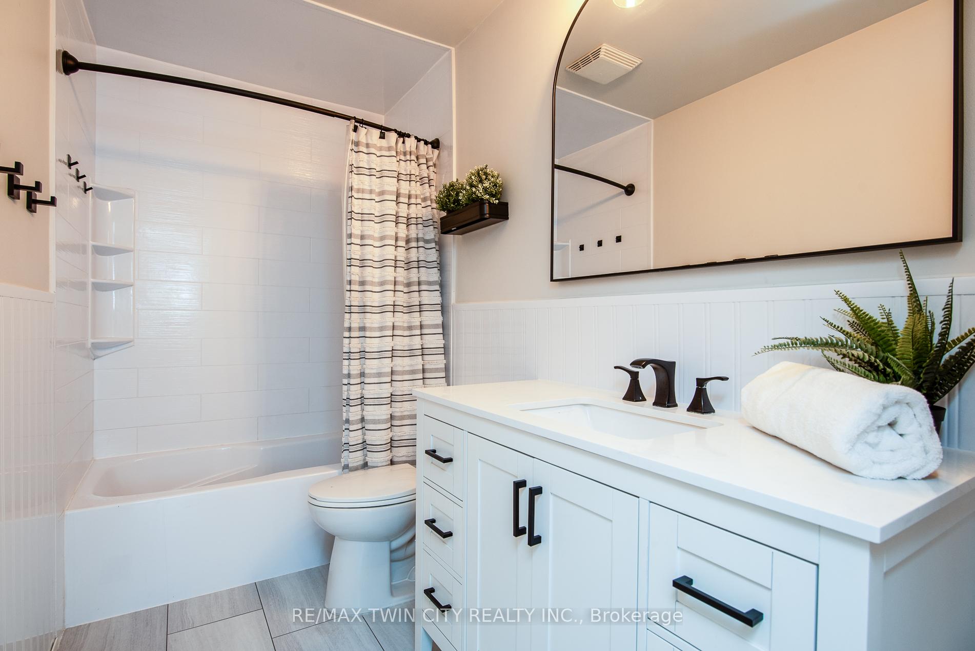 Photo 29 of 197 Silver Aspen Crescent, Kitchener — HOMEH