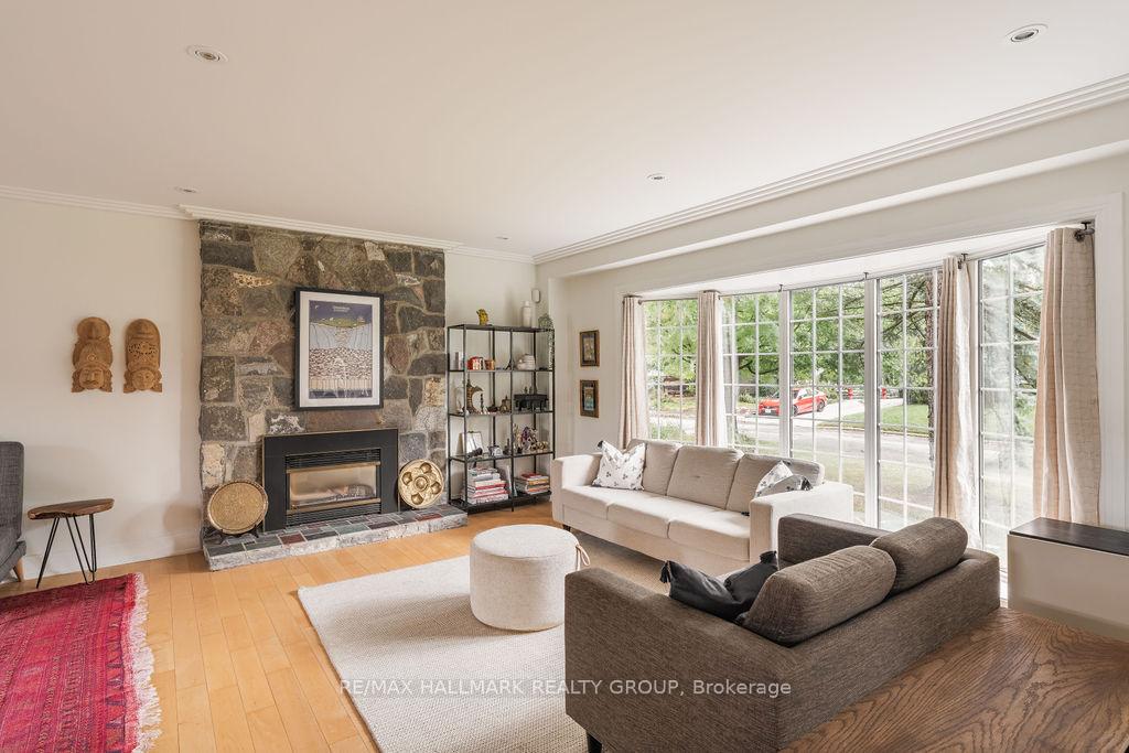 Photo 3 of 960 Elsett Drive, Ottawa, Elmvale Acres/Urbandale — HOMEH