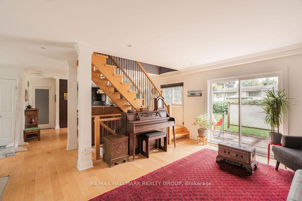 Photo 9 of 960 Elsett Drive, Ottawa, Elmvale Acres/Urbandale — HOMEH