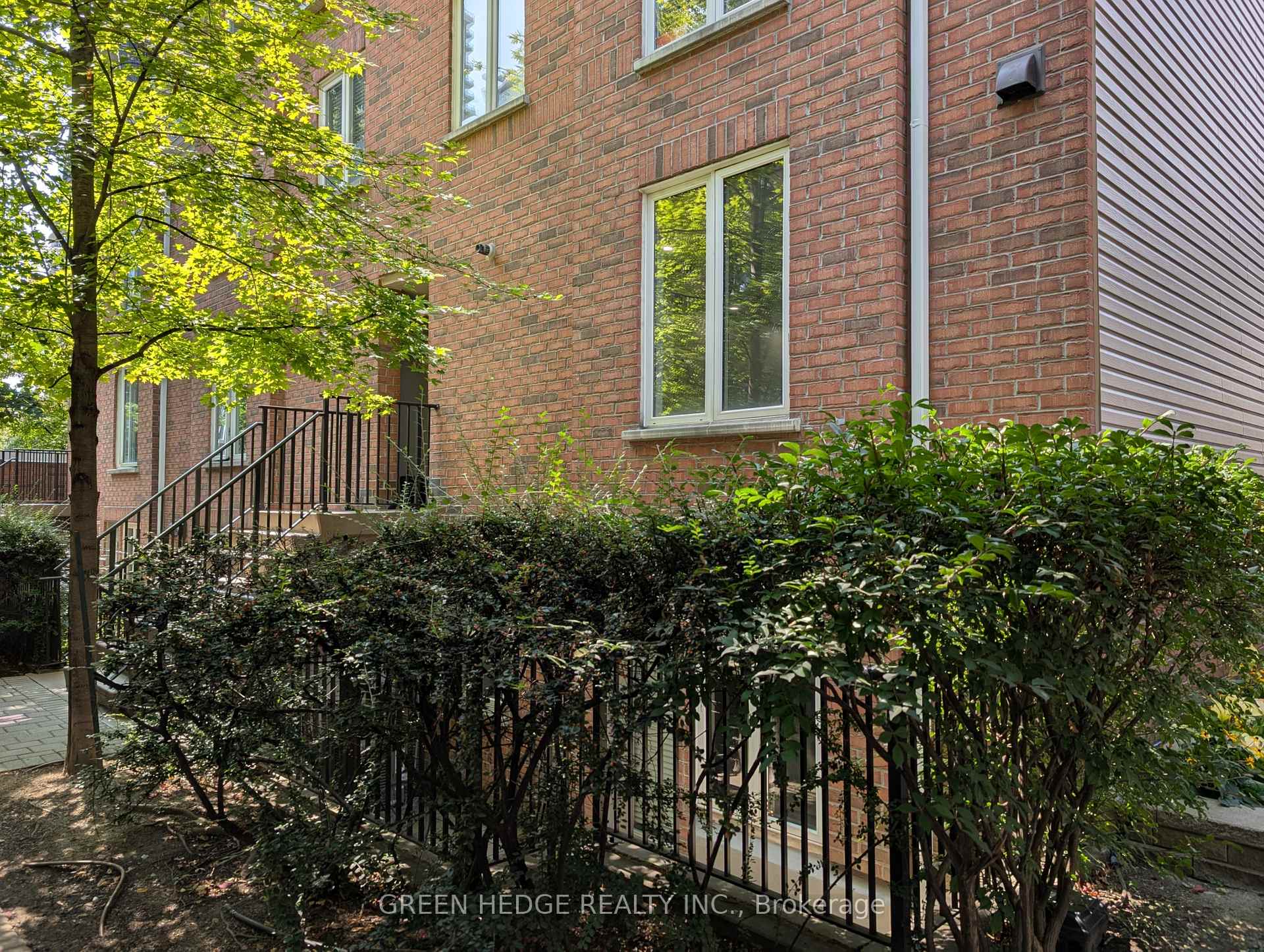 Photo 19 of Unit 418, 12 Douro Street, Toronto, Niagara — HOMEH