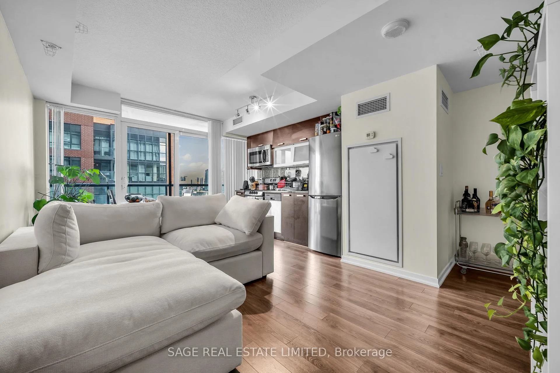 Photo 2 of Unit 1210E, 36 Lisgar Street, Toronto, Little Portugal — HOMEH