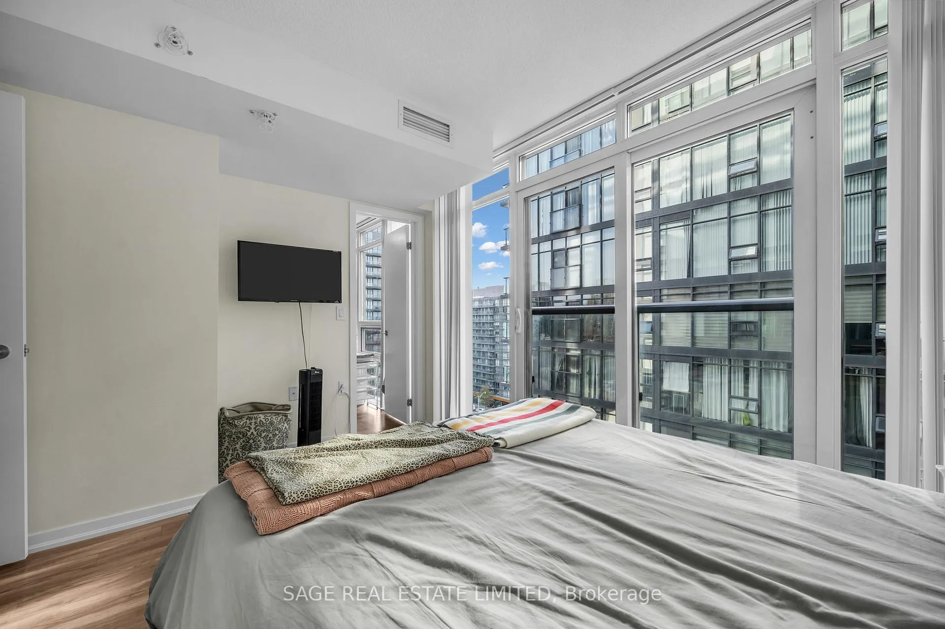 Photo 10 of Unit 1210E, 36 Lisgar Street, Toronto, Little Portugal — HOMEH