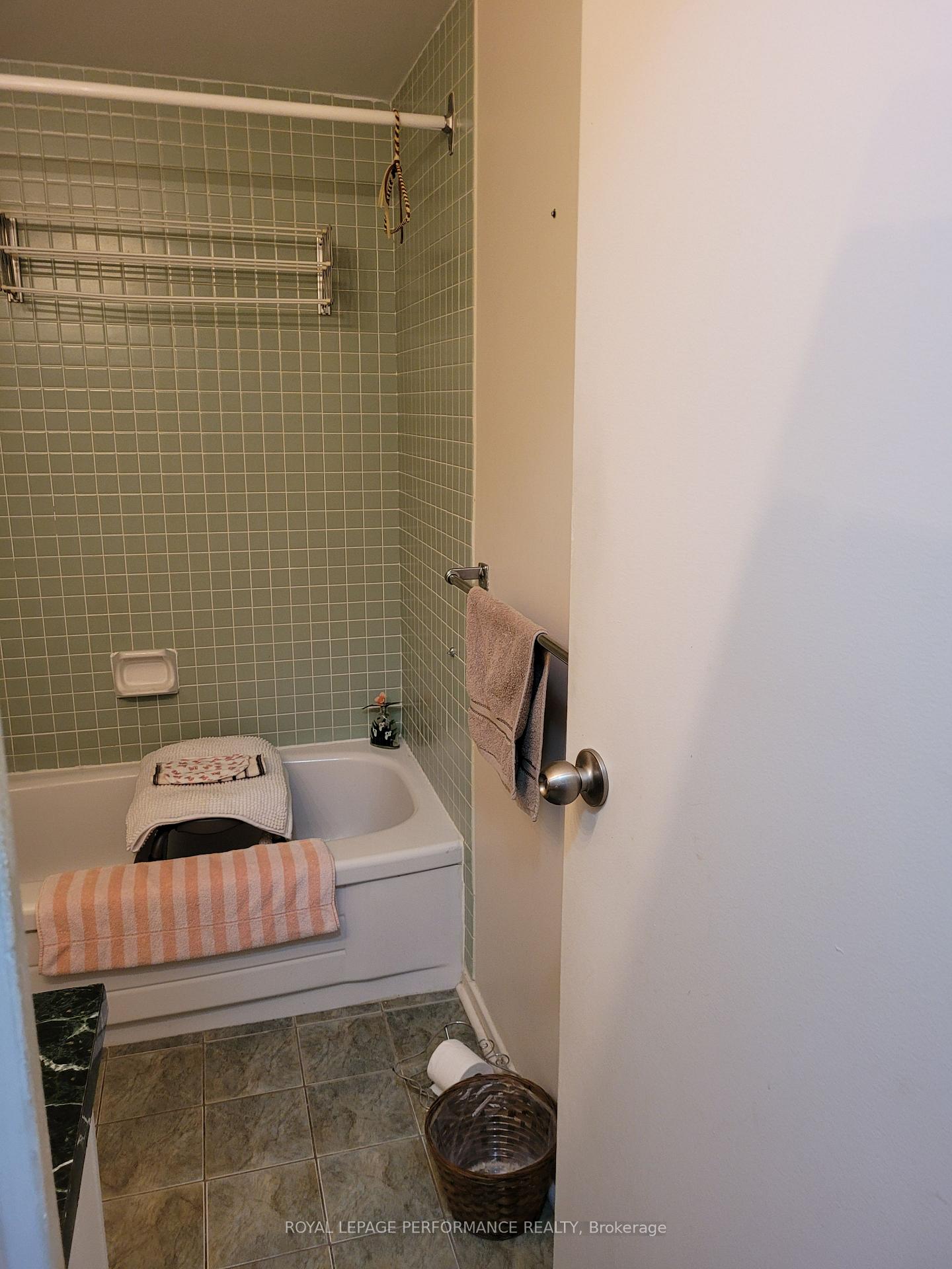 Photo 6 of Unit 612, 915 Elmsmere Road, Ottawa, Beacon Hill South — HOMEH