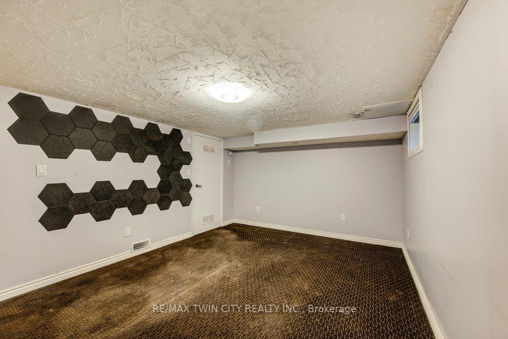 Photo 33 of Unit 29, 589 Beechwood Drive, Waterloo — HOMEH