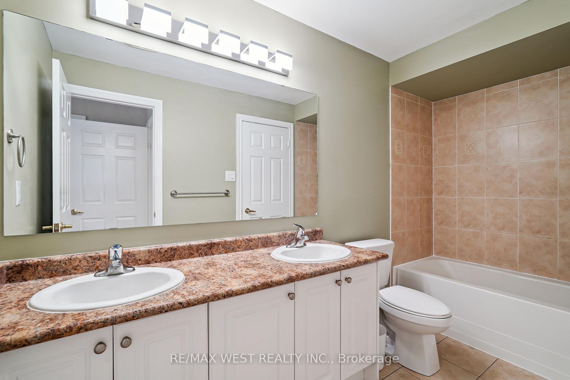 Photo 5 of Unit 10, 10 Loring Doolittle Court, Aurora, Aurora Village — HOMEH