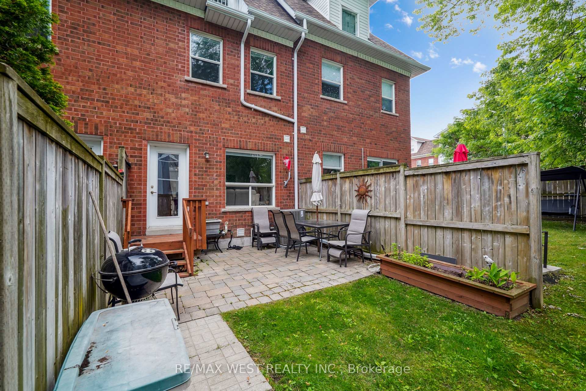 Photo 10 of Unit 10, 10 Loring Doolittle Court, Aurora, Aurora Village — HOMEH