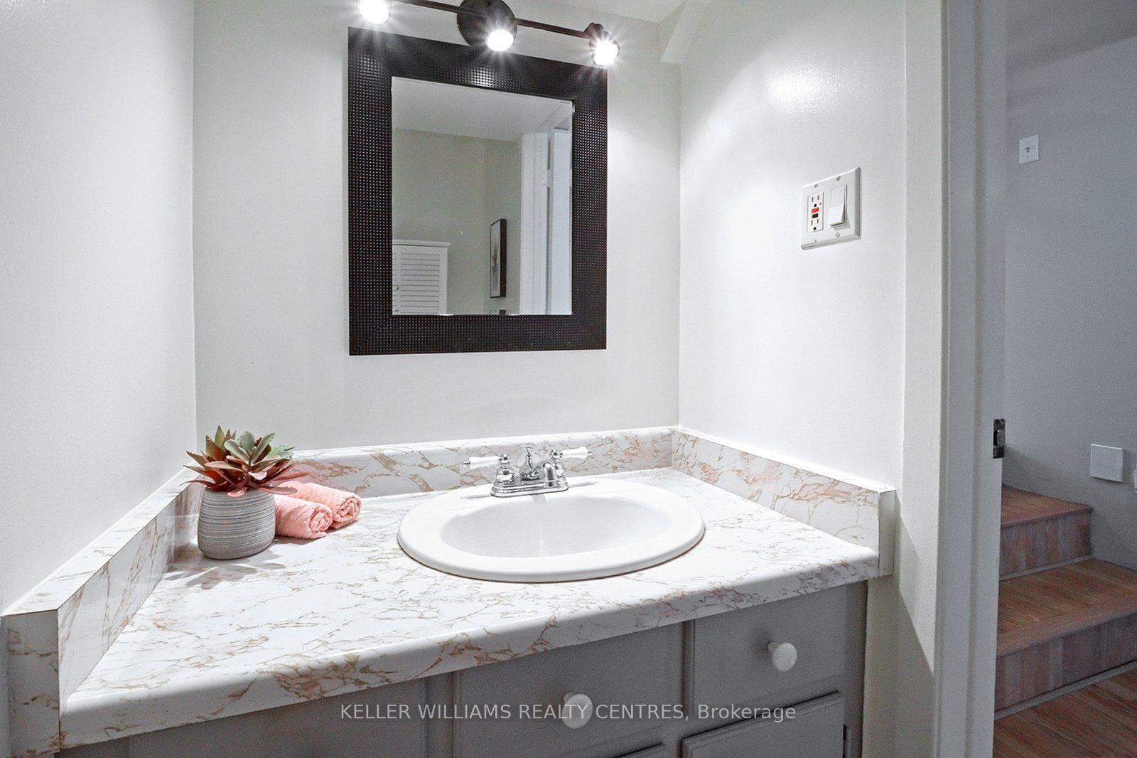 Photo 23 of 73 Poplar Crescent, Aurora, Aurora Highlands — HOMEH