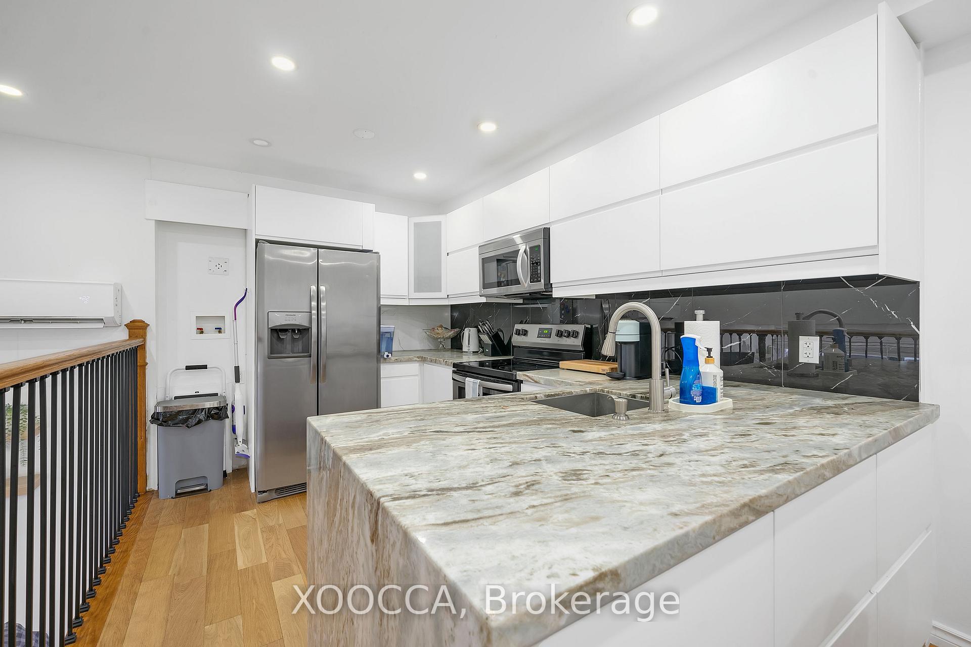 Photo 10 of 80 Springfair Avenue, Aurora, Aurora Village — HOMEH