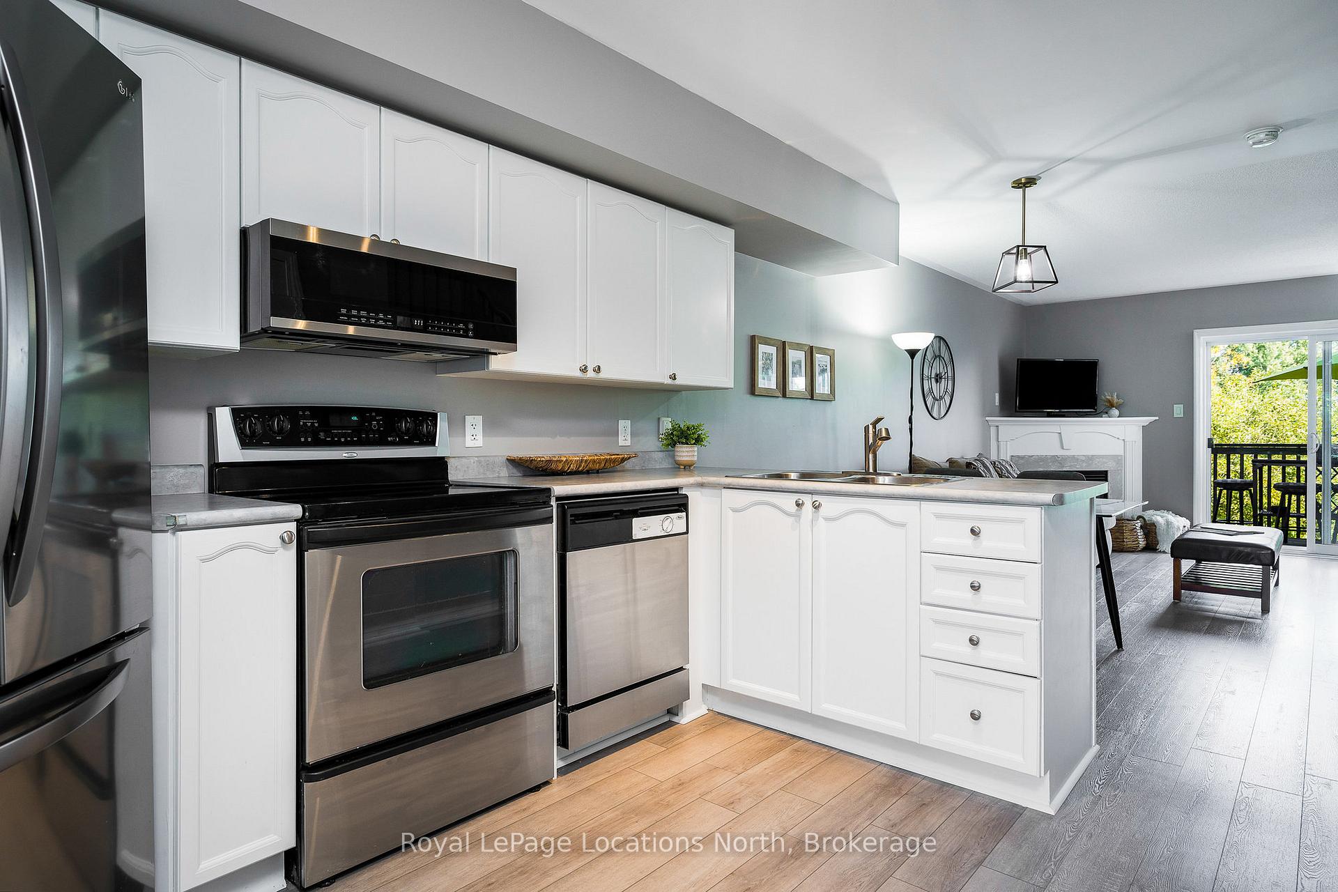 Photo 13 of Unit 51, 91 Green Briar Drive, Collingwood — HOMEH