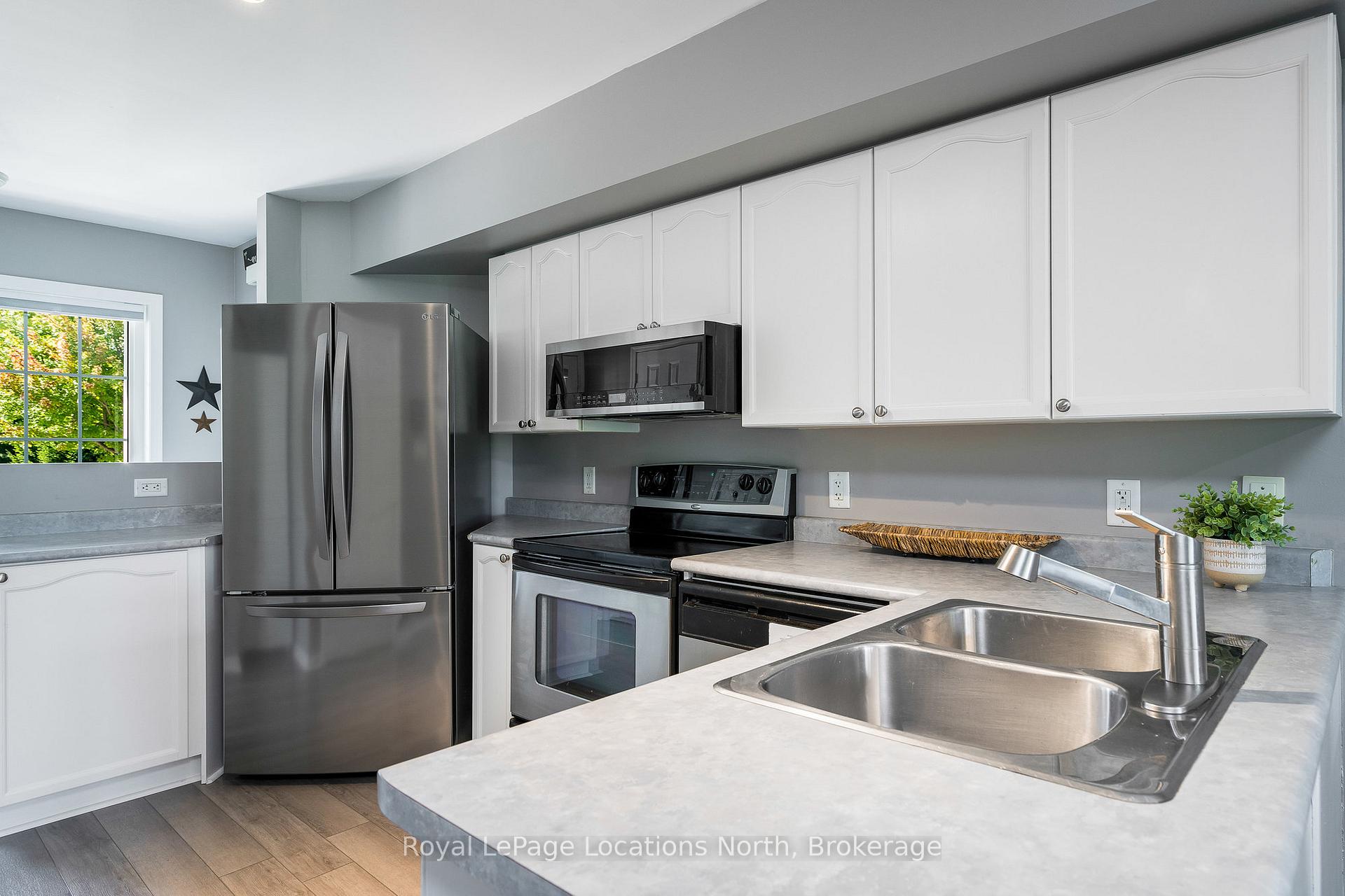 Photo 14 of Unit 51, 91 Green Briar Drive, Collingwood — HOMEH