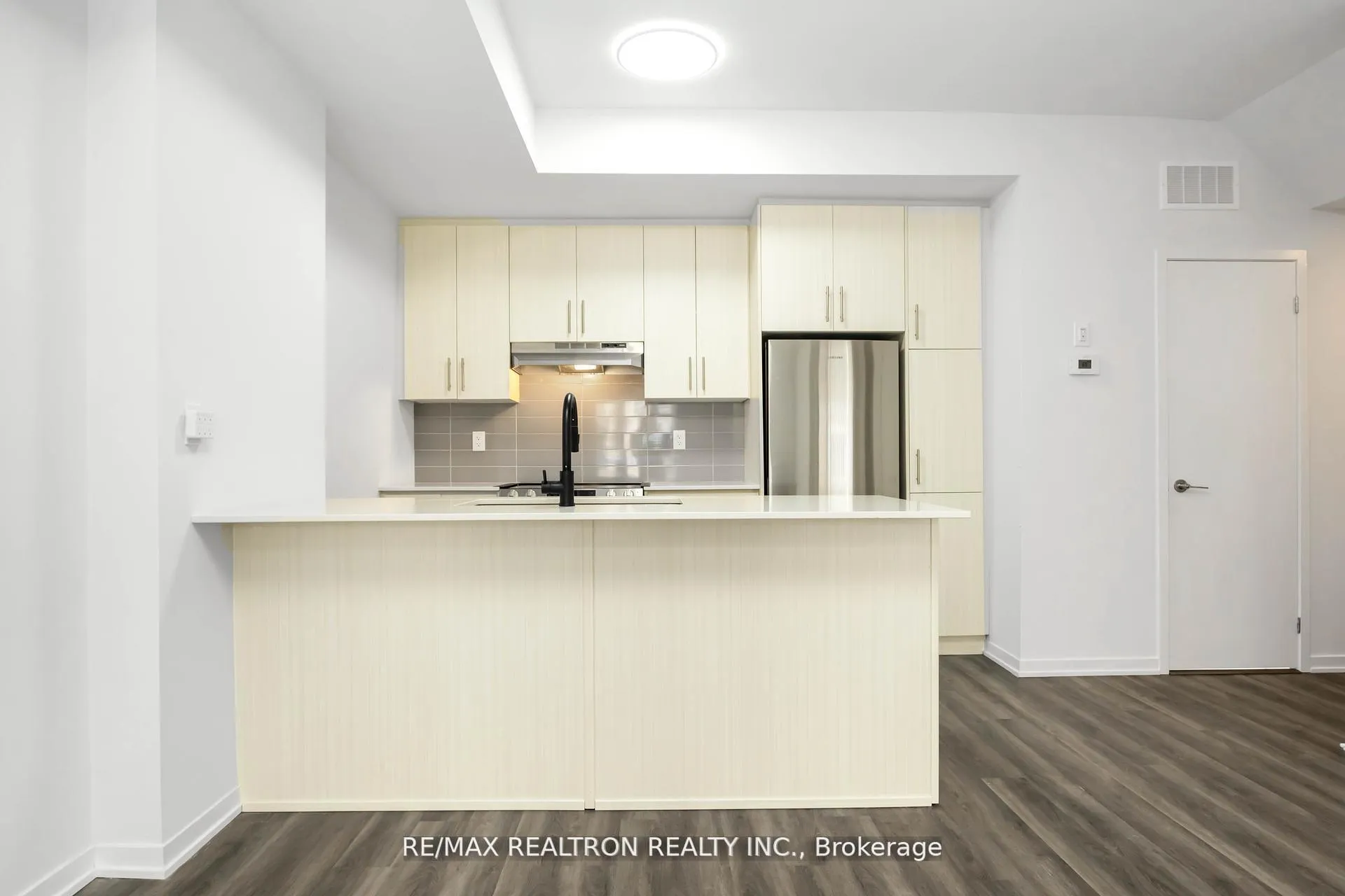 Photo 3 of Unit 89, 20 William Jackson Way, Etobicoke, New Toronto — HOMEH