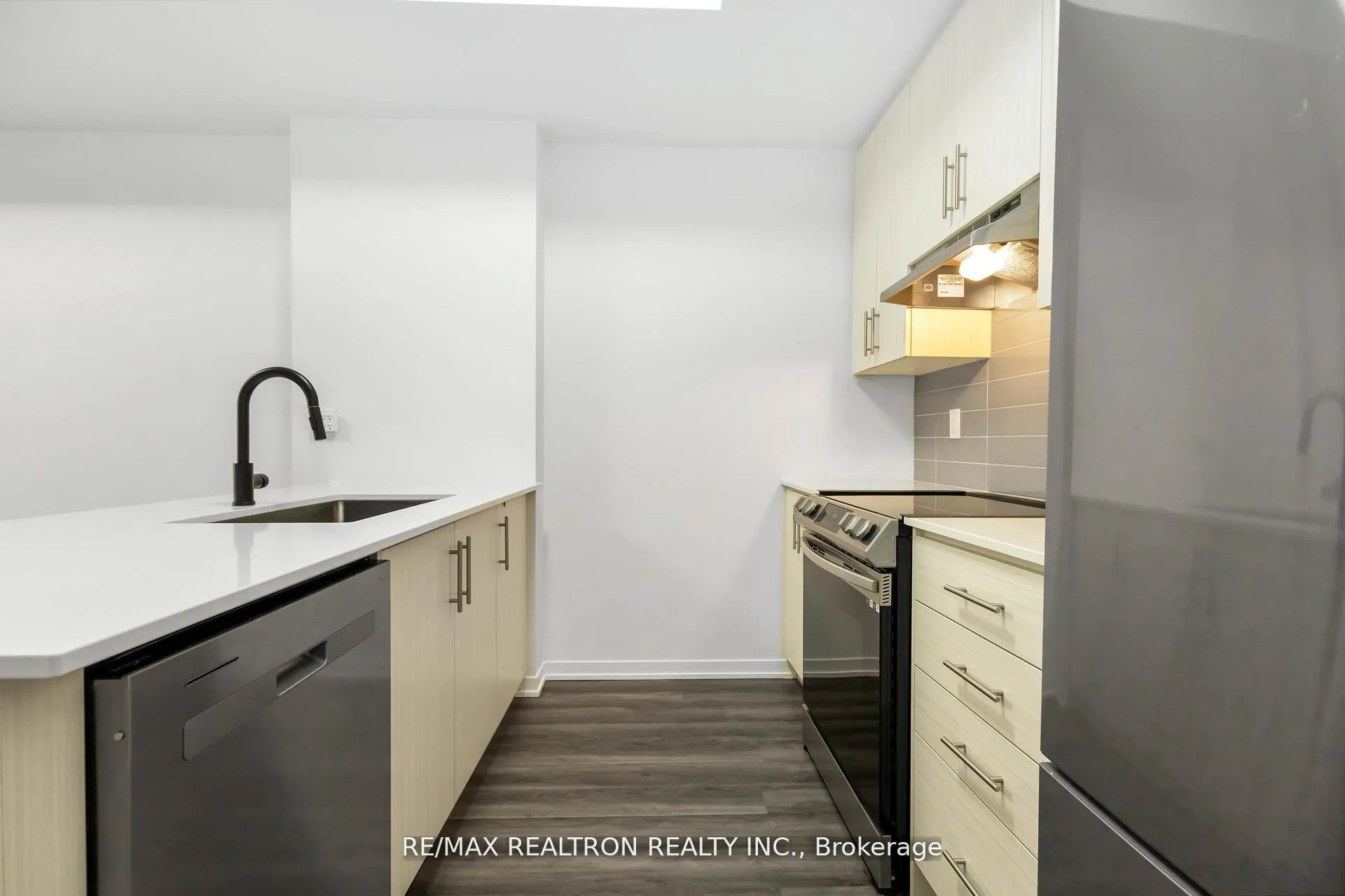 Photo 8 of Unit 89, 20 William Jackson Way, Etobicoke, New Toronto — HOMEH