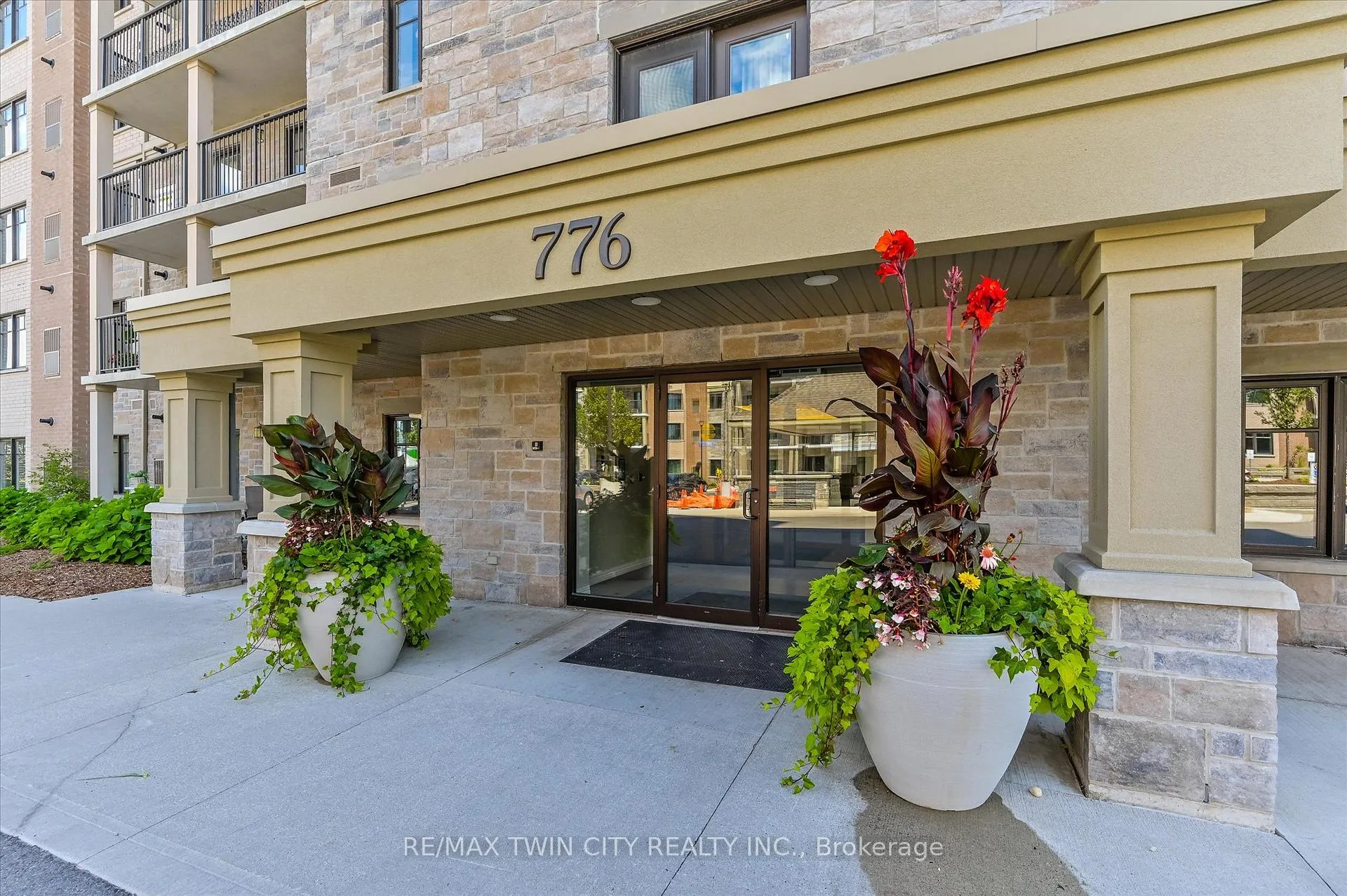 Photo 6 of Unit 301, 776 Laurelwood Drive, Waterloo — HOMEH