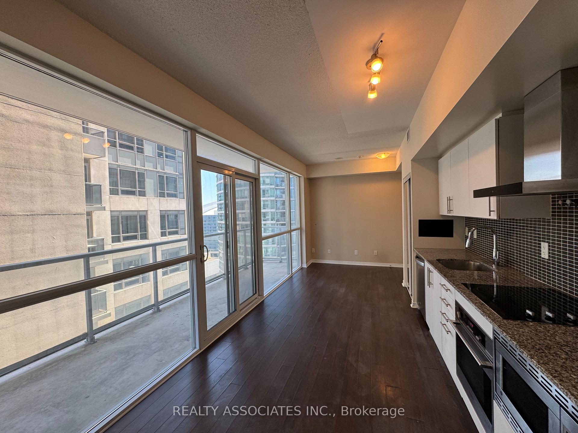 Photo 4 of Unit 1601, 352 Front Street W, Toronto, Waterfront Communities — HOMEH
