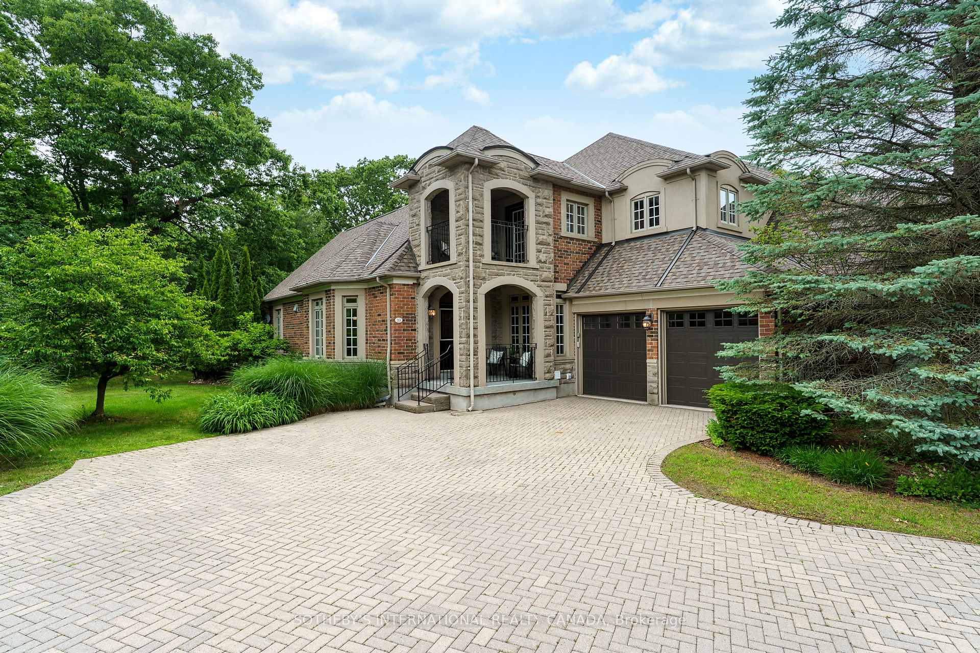 Photo 1 of Unit 4, 10 Kendrick Crescent, Aurora, Aurora Estates — HOMEH