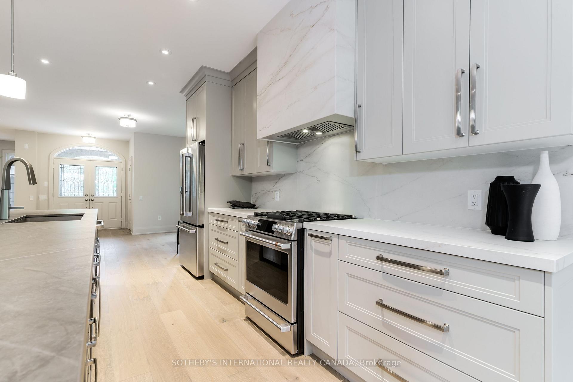 Photo 4 of Unit 4, 10 Kendrick Crescent, Aurora, Aurora Estates — HOMEH