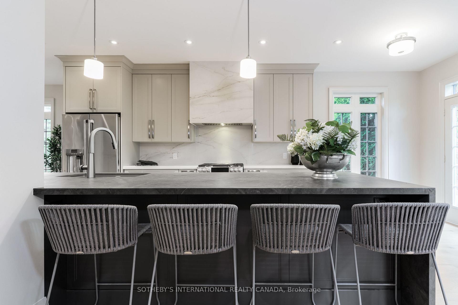 Photo 6 of Unit 4, 10 Kendrick Crescent, Aurora, Aurora Estates — HOMEH
