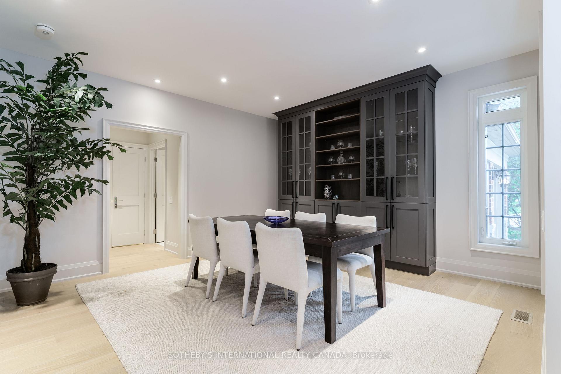 Photo 10 of Unit 4, 10 Kendrick Crescent, Aurora, Aurora Estates — HOMEH