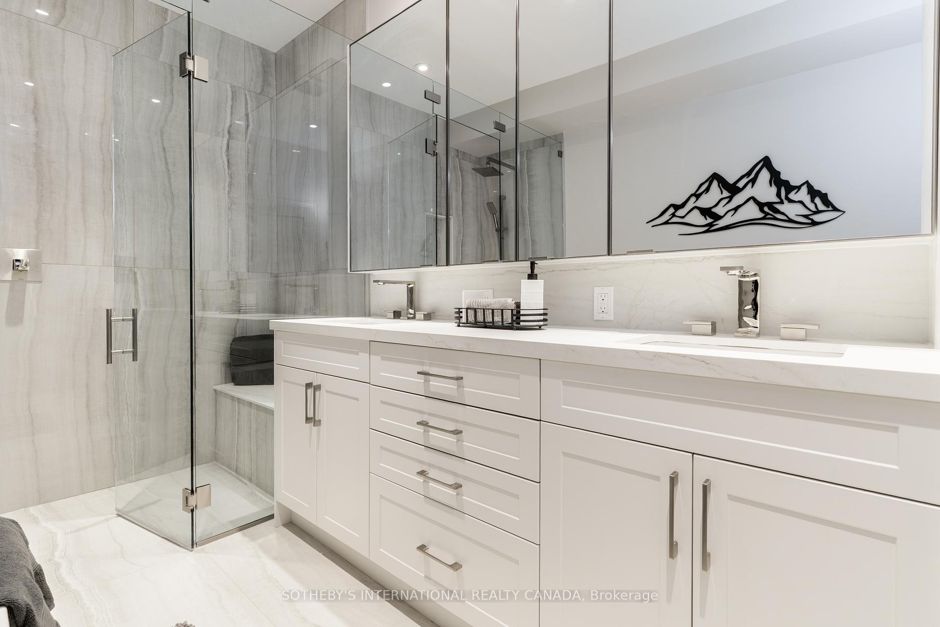 Photo 16 of Unit 4, 10 Kendrick Crescent, Aurora, Aurora Estates — HOMEH