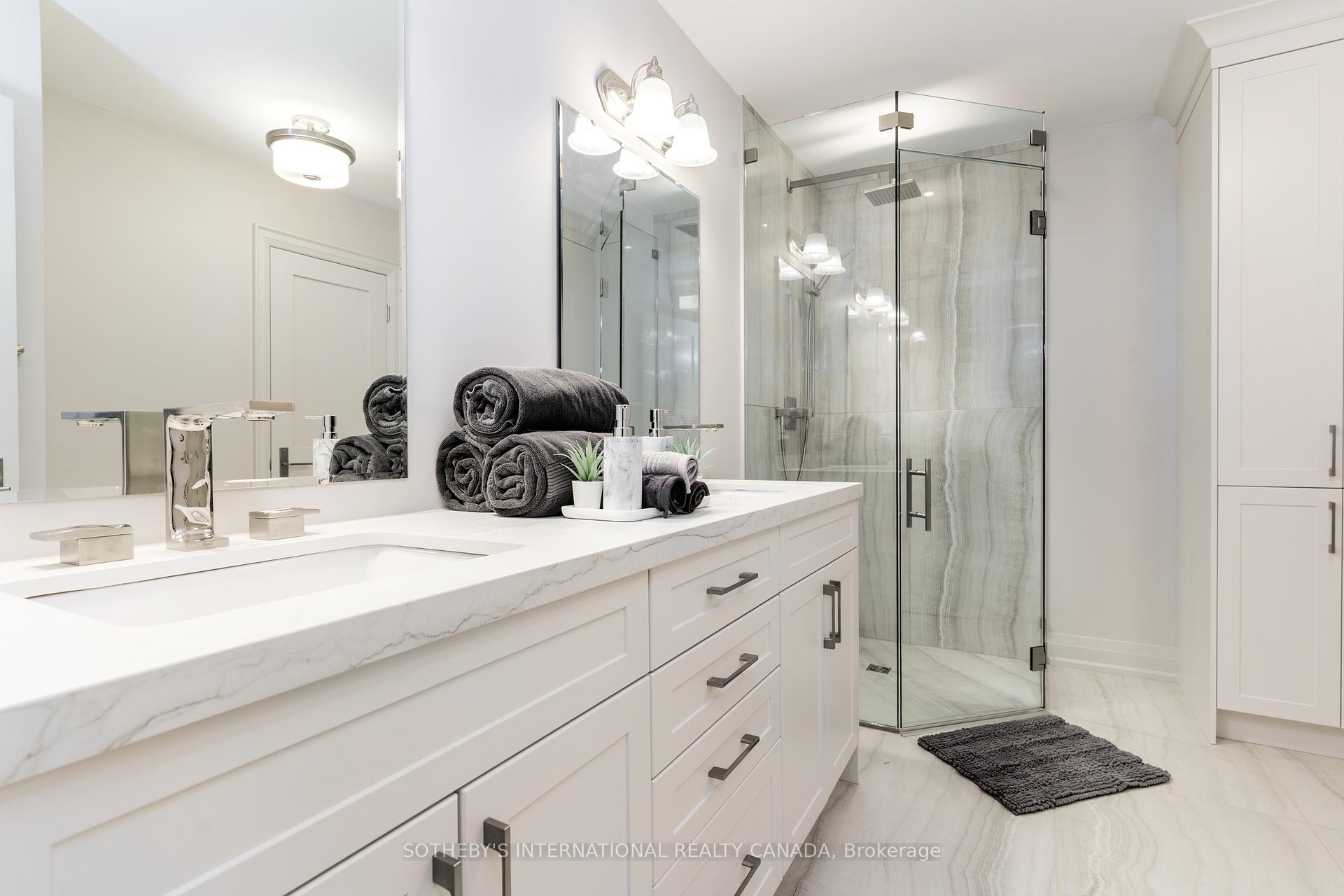 Photo 25 of Unit 4, 10 Kendrick Crescent, Aurora, Aurora Estates — HOMEH