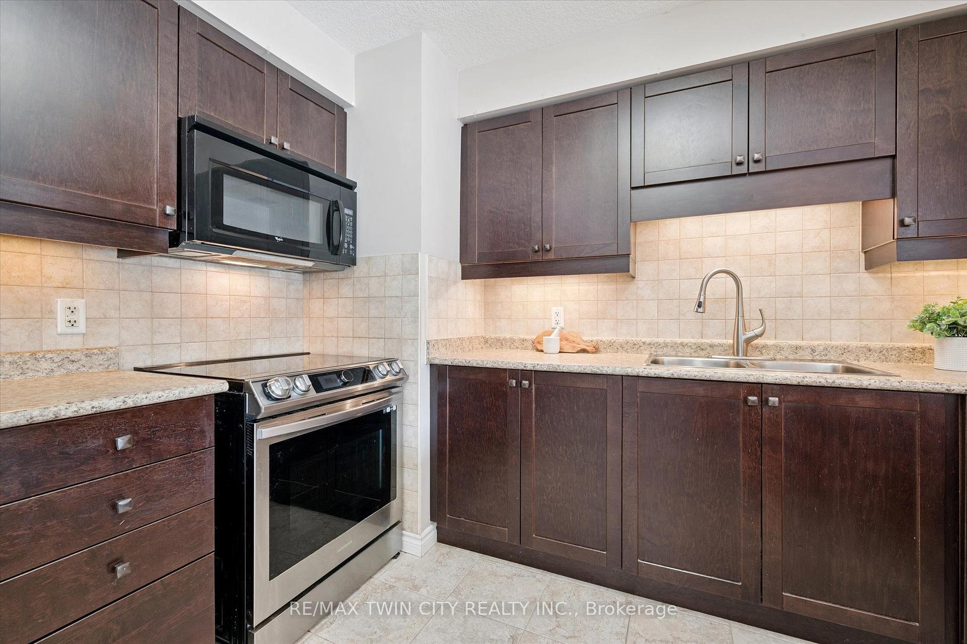 Photo 12 of Unit 29, 555 Chablis Drive, Waterloo — HOMEH