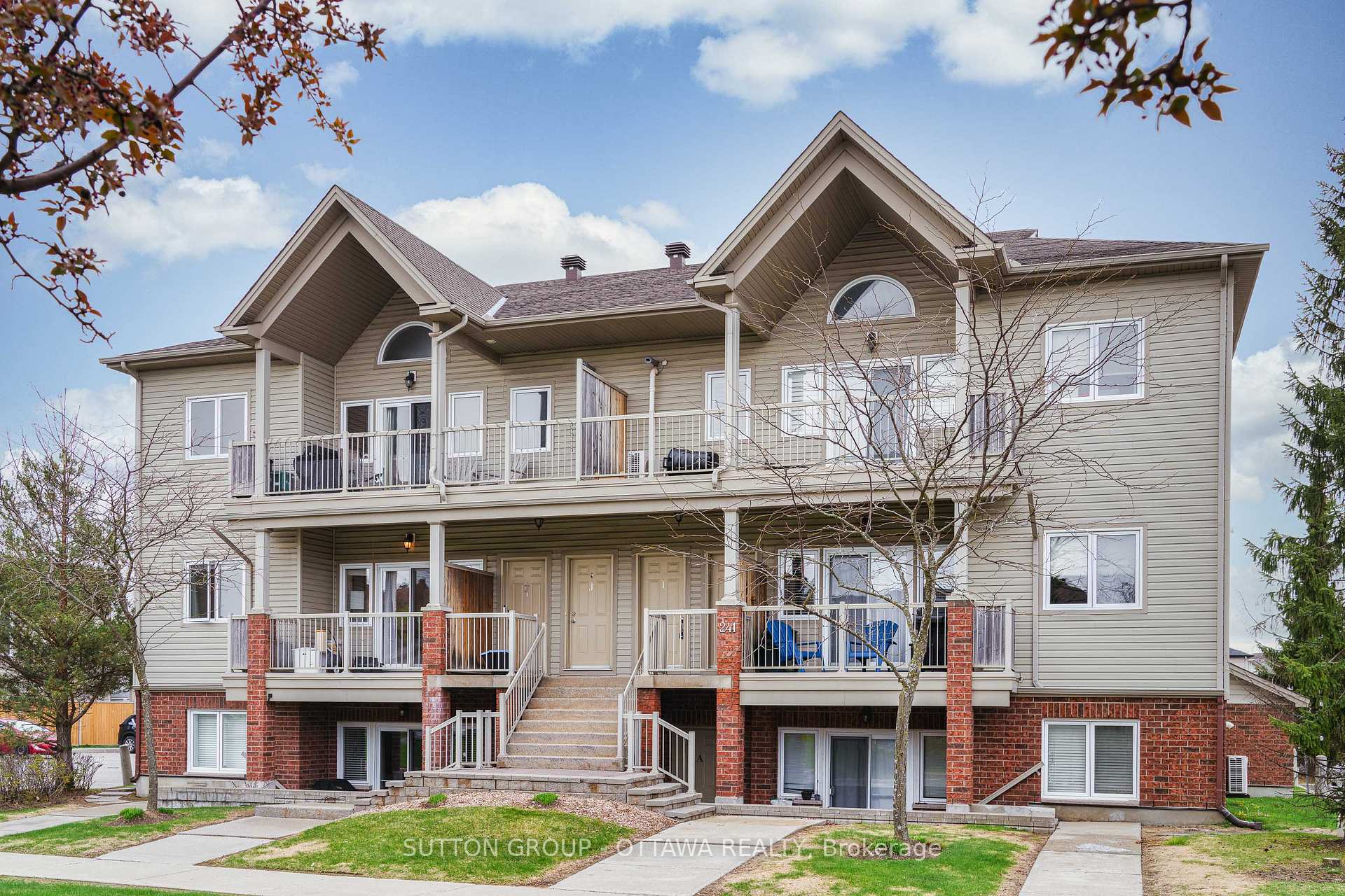 Photo 3 of Unit F, 241 Crestway Drive, Ottawa, Barrhaven East — HOMEH