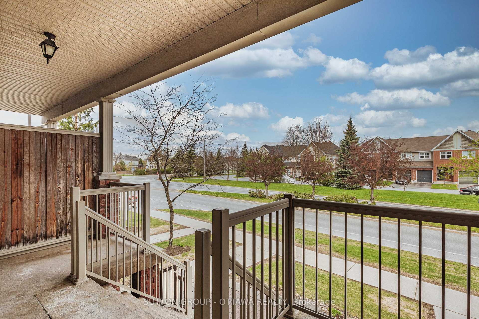 Photo 4 of Unit F, 241 Crestway Drive, Ottawa, Barrhaven East — HOMEH