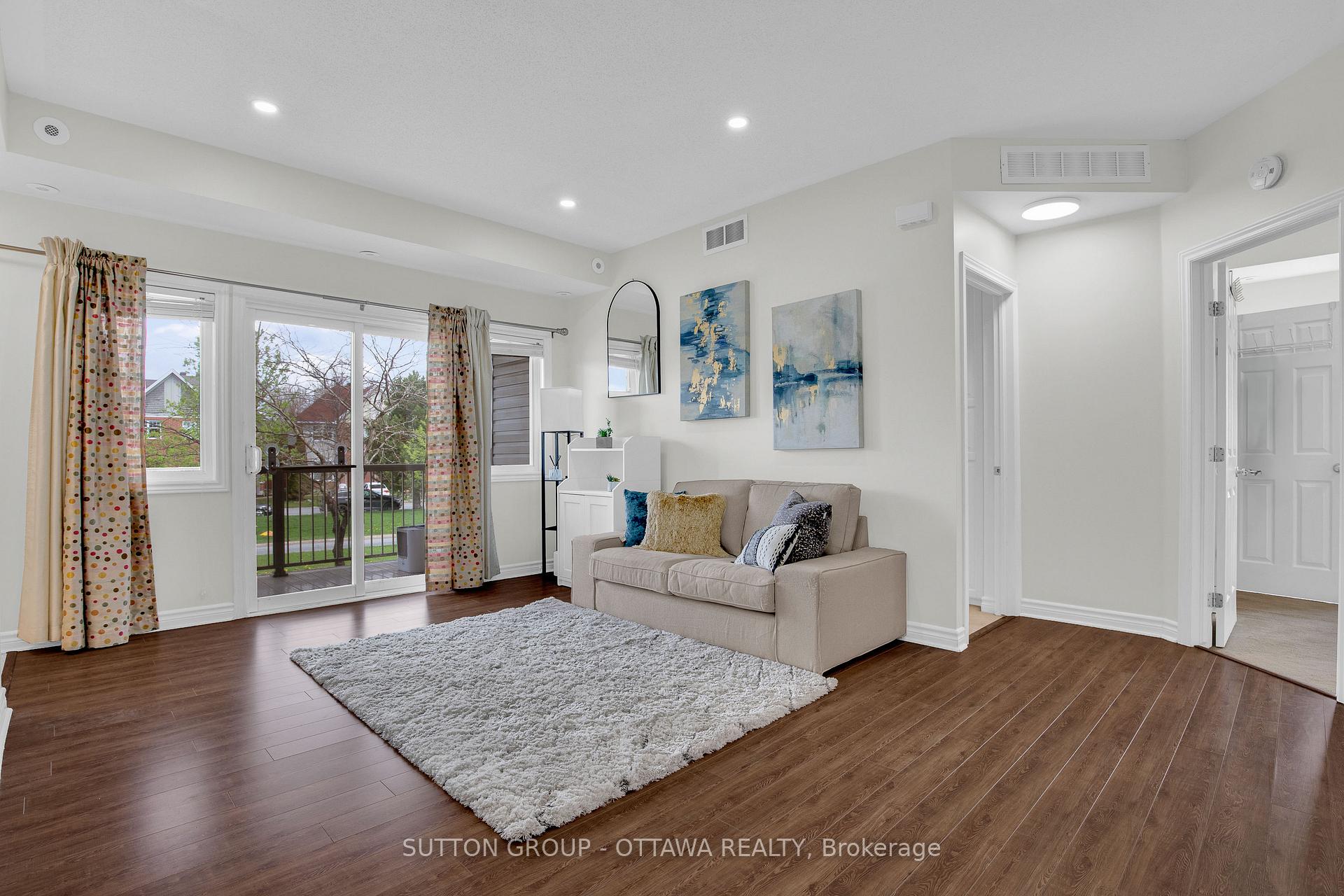 Photo 5 of Unit F, 241 Crestway Drive, Ottawa, Barrhaven East — HOMEH