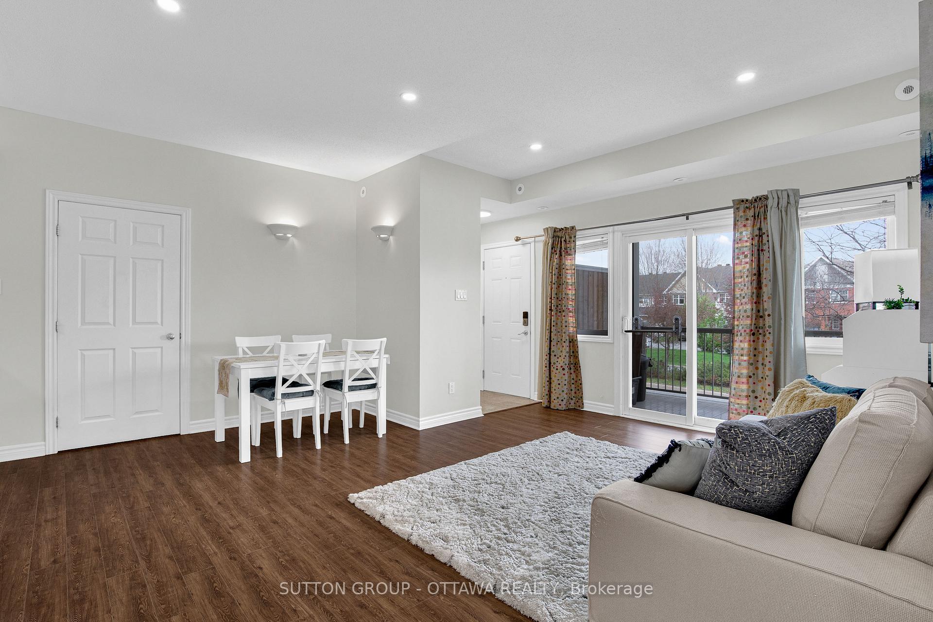 Photo 8 of Unit F, 241 Crestway Drive, Ottawa, Barrhaven East — HOMEH