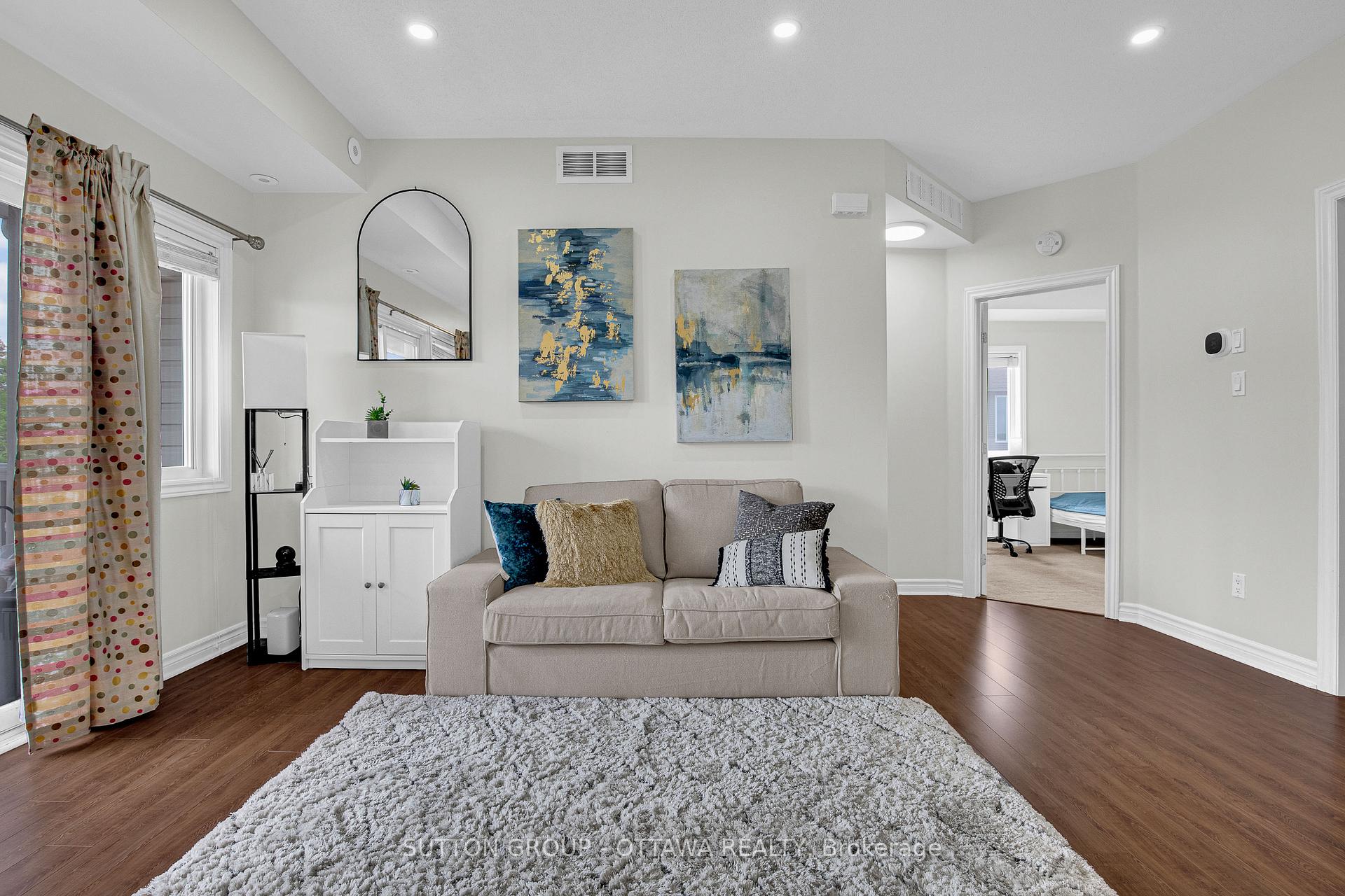 Photo 9 of Unit F, 241 Crestway Drive, Ottawa, Barrhaven East — HOMEH